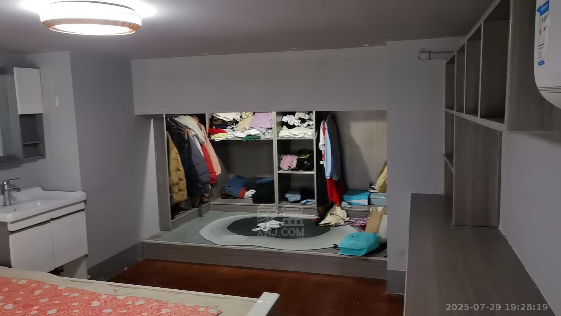 紫金华府 1室1厅1卫 1300.0元/月 紫金华府 1室1厅1卫 1300.0元/月室内图