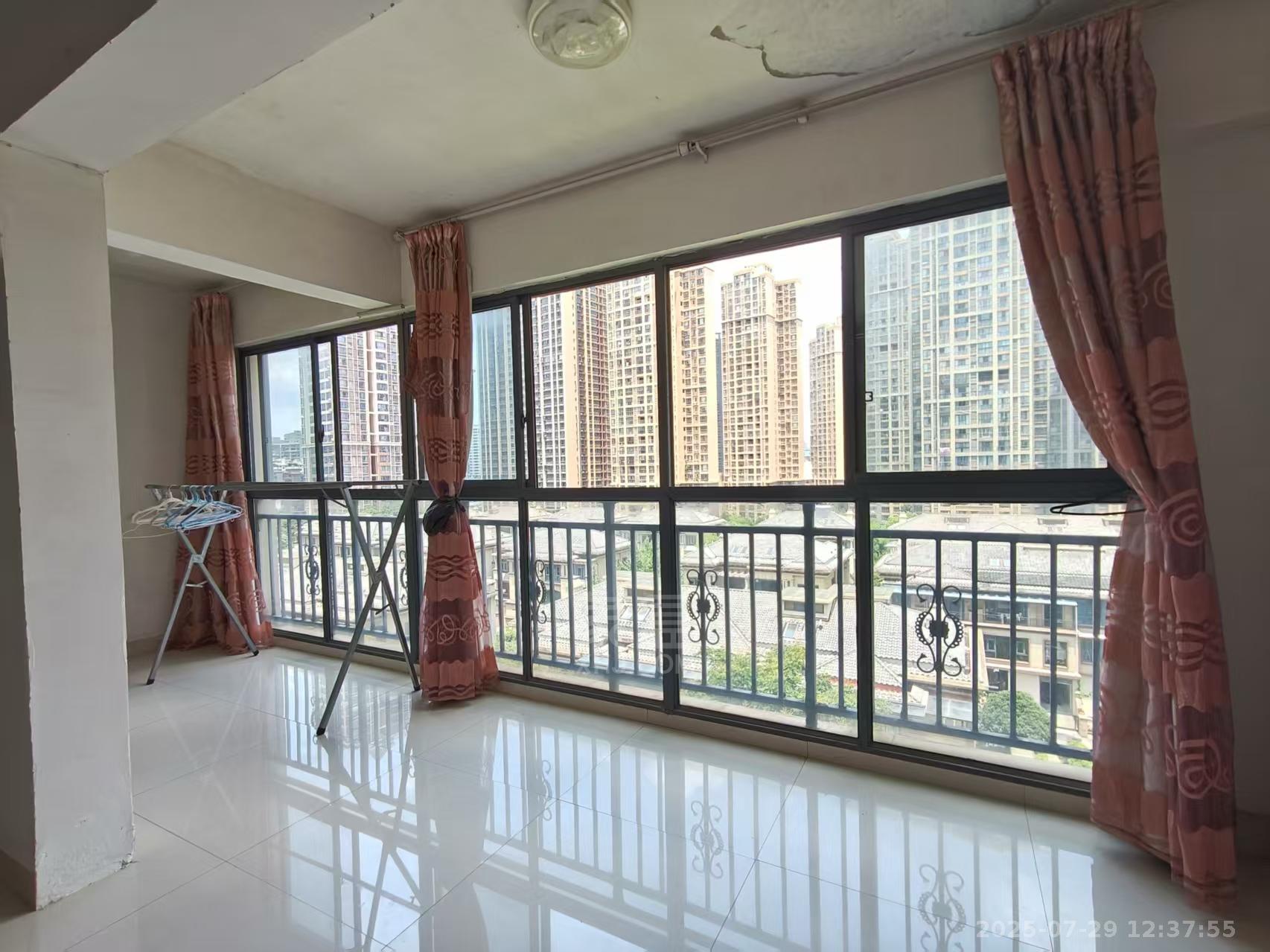 华晨御园 3室2厅2卫 2000.0元/月 华晨御园 3室2厅2卫 2000.0元/月室内图