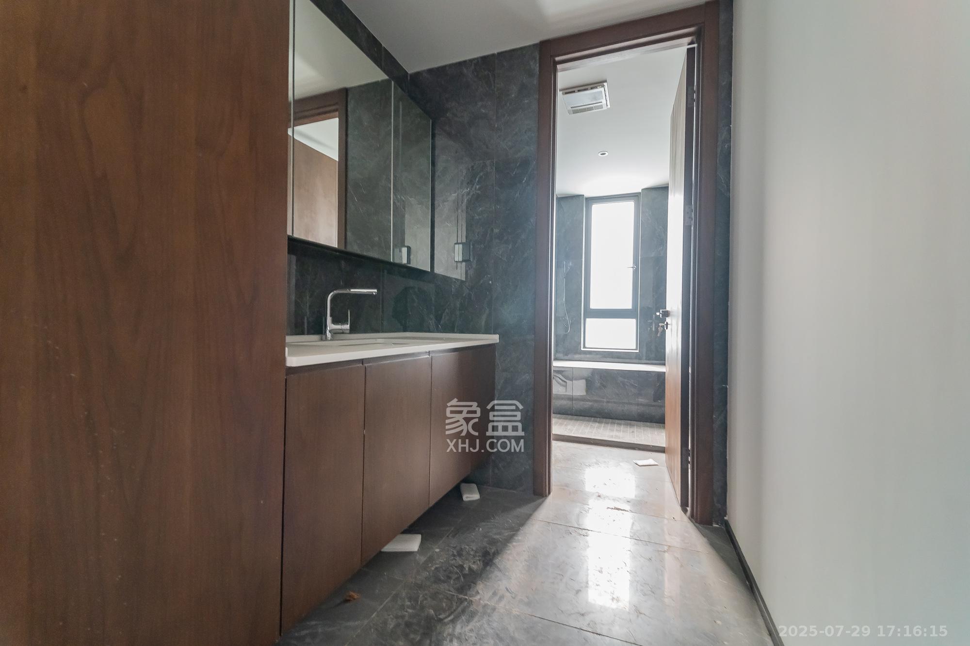 万科松湖天地  4室2厅3卫    395.0万 万科松湖天地  4室2厅3卫    395.0万其他