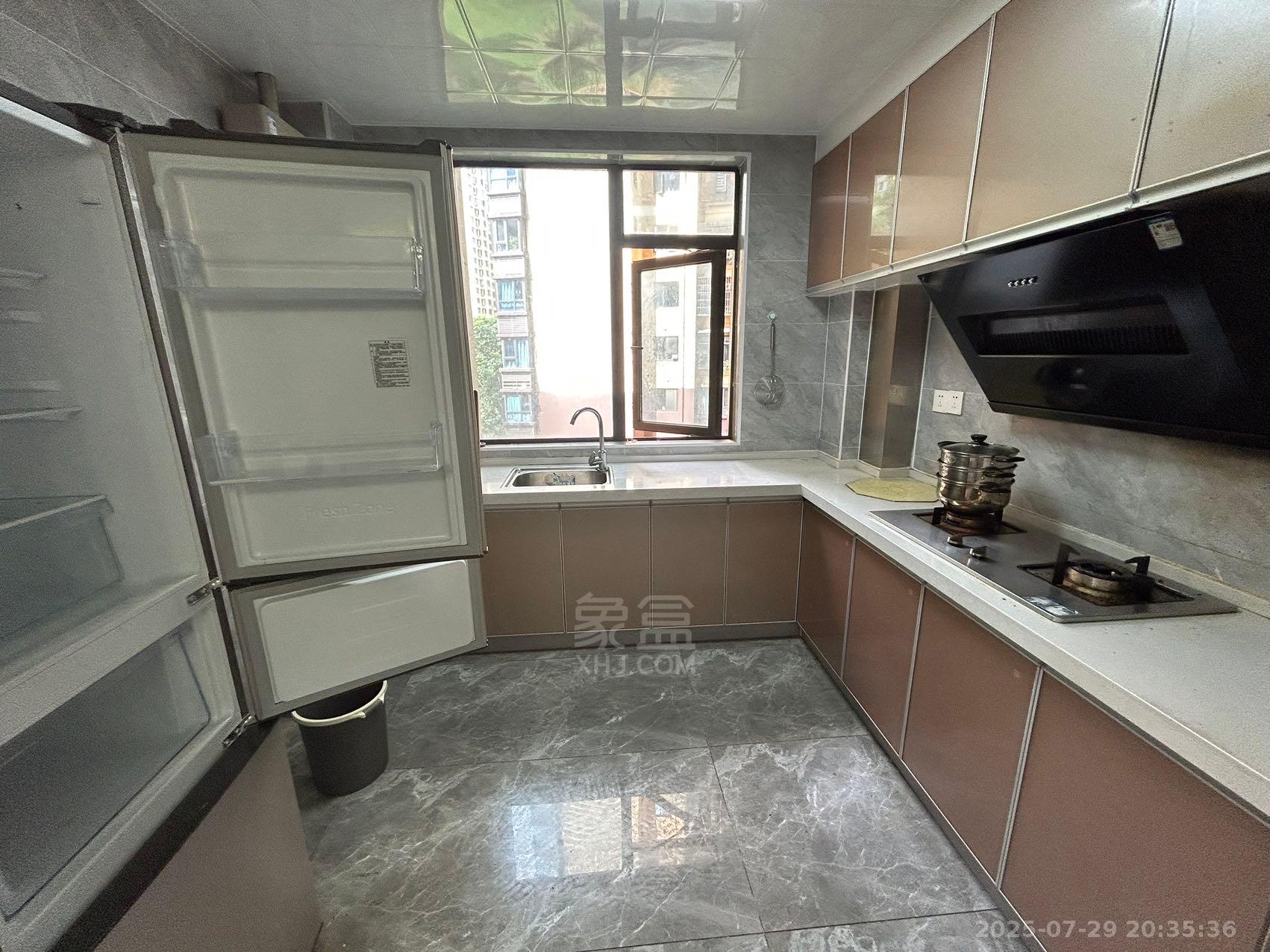 中房天玺湾 4室2厅2卫 2000.0元/月 中房天玺湾 4室2厅2卫 2000.0元/月室内图