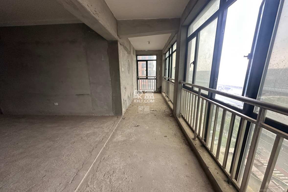 金谷豪庭  3室2厅1卫    1000.0元/月 金谷豪庭  3室2厅1卫    1000.0元/月室内图