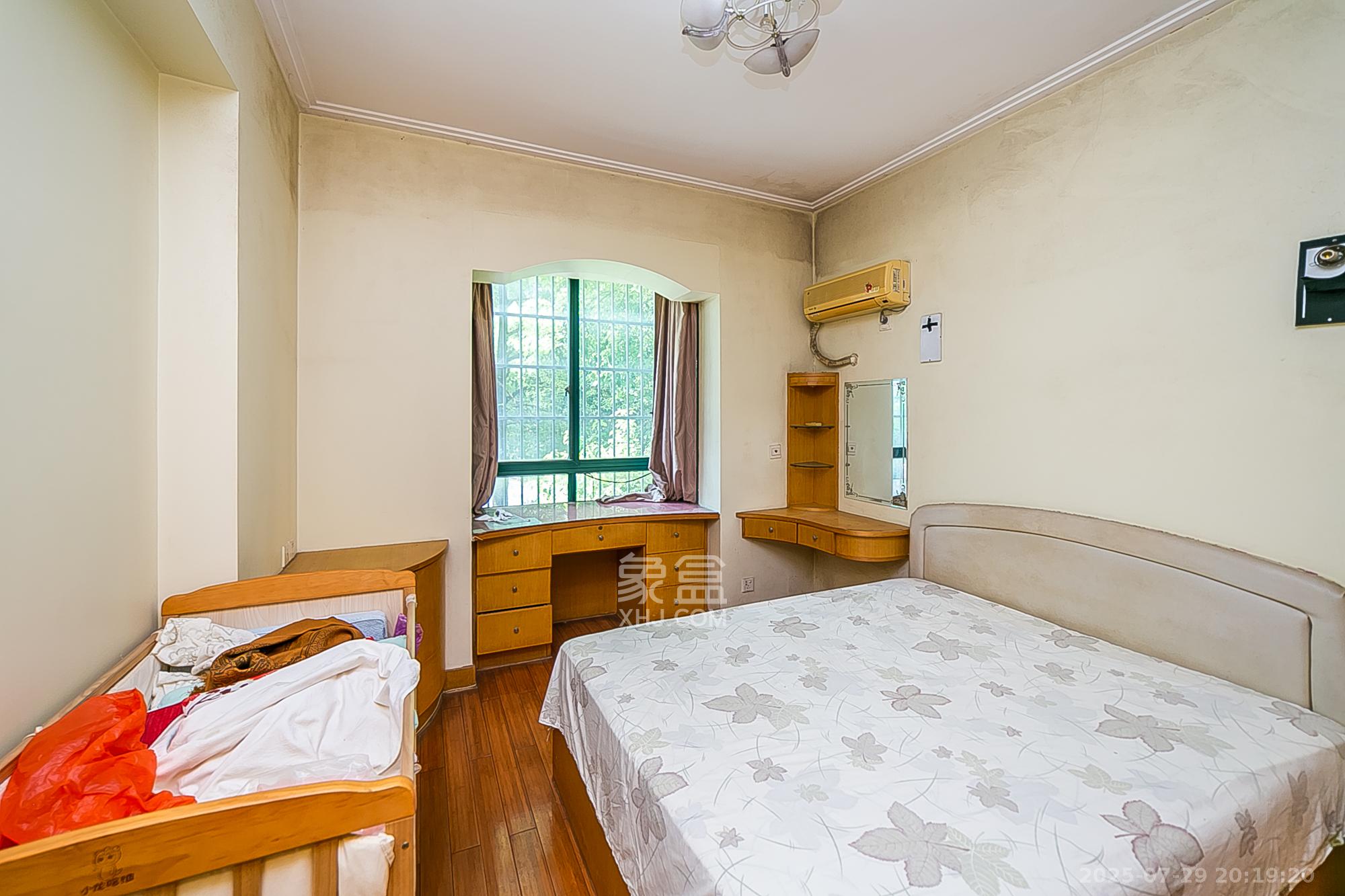 华盛家园  2室2厅1卫    62.0万 华盛家园  2室2厅1卫    62.0万卧室