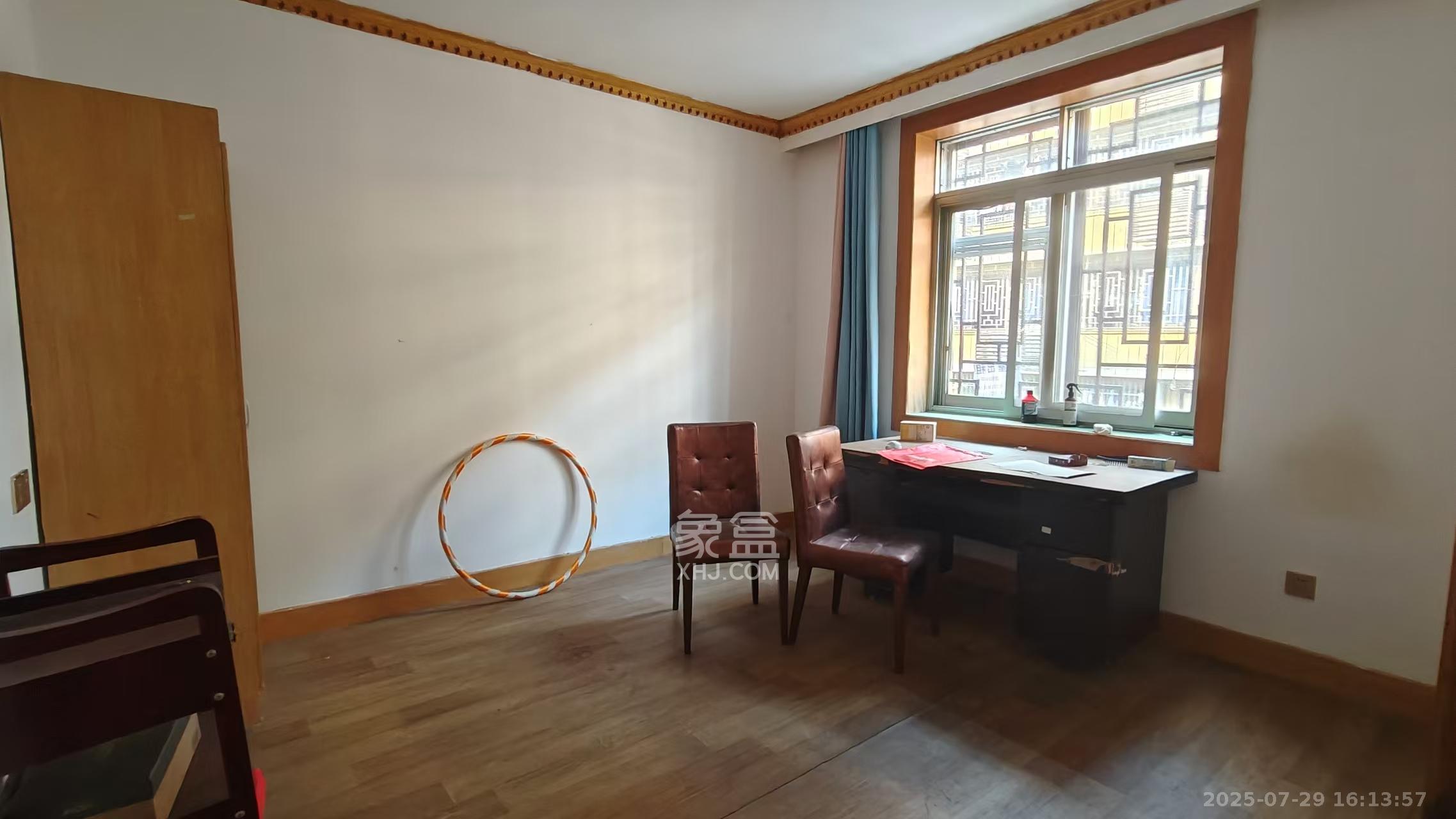 文艺路散盘  2室1厅1卫    2200.0元/月 文艺路散盘  2室1厅1卫    2200.0元/月室内图