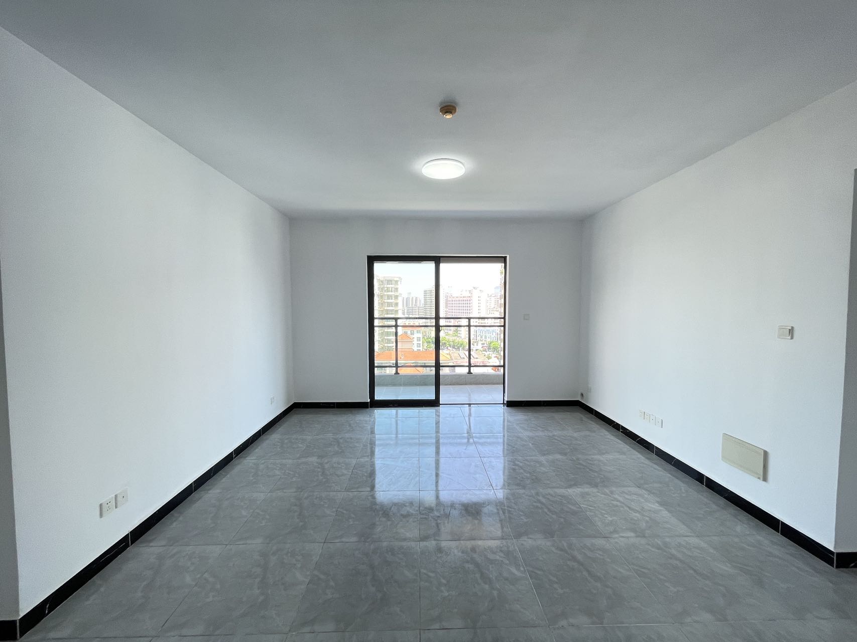 坡博家园三区 4室2厅2卫 176.0万 坡博家园三区 4室2厅2卫 176.0万室内图