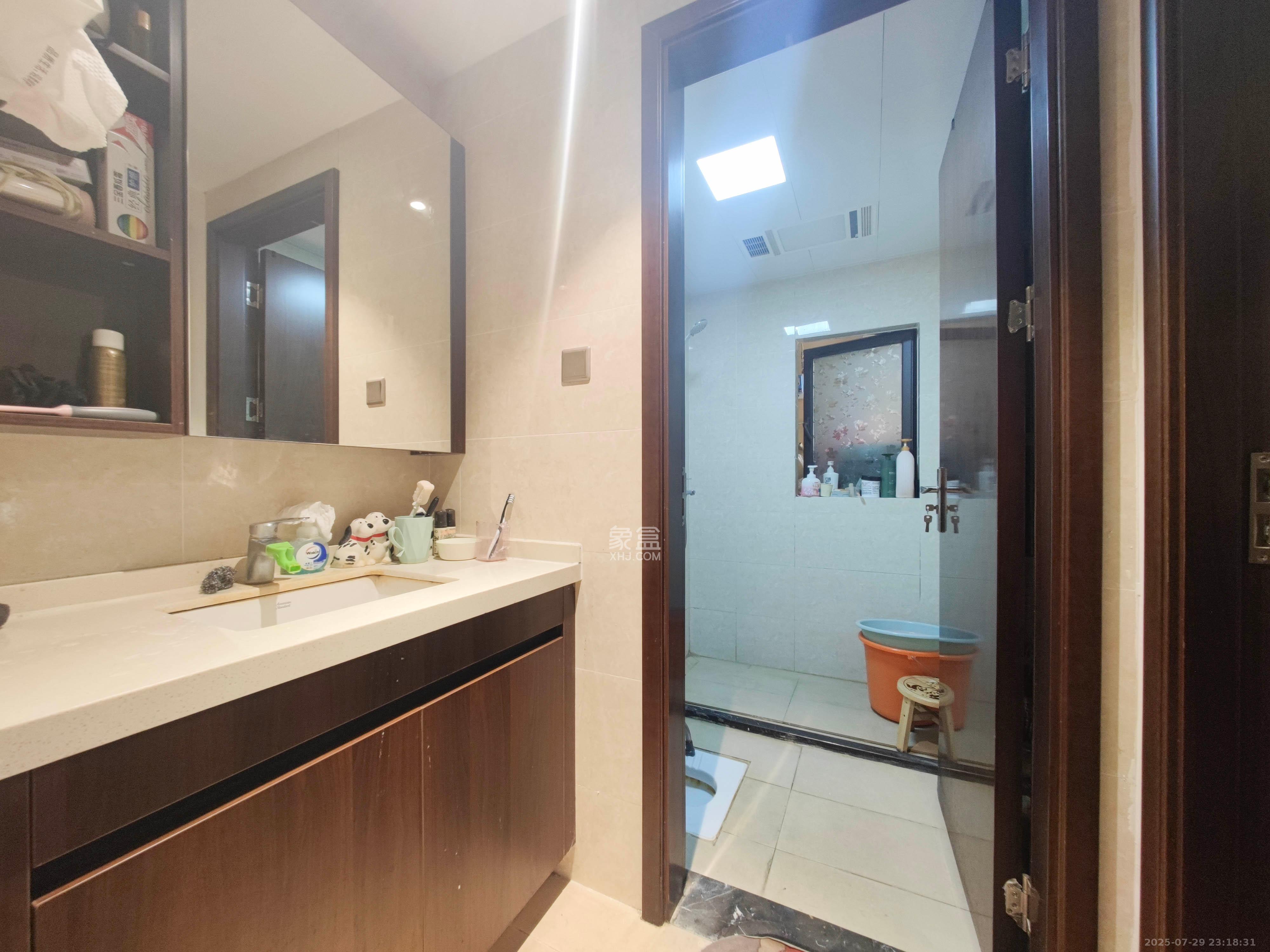 奥园誉景华府 3室2厅2卫 85.0万 奥园誉景华府 3室2厅2卫 85.0万卫生间