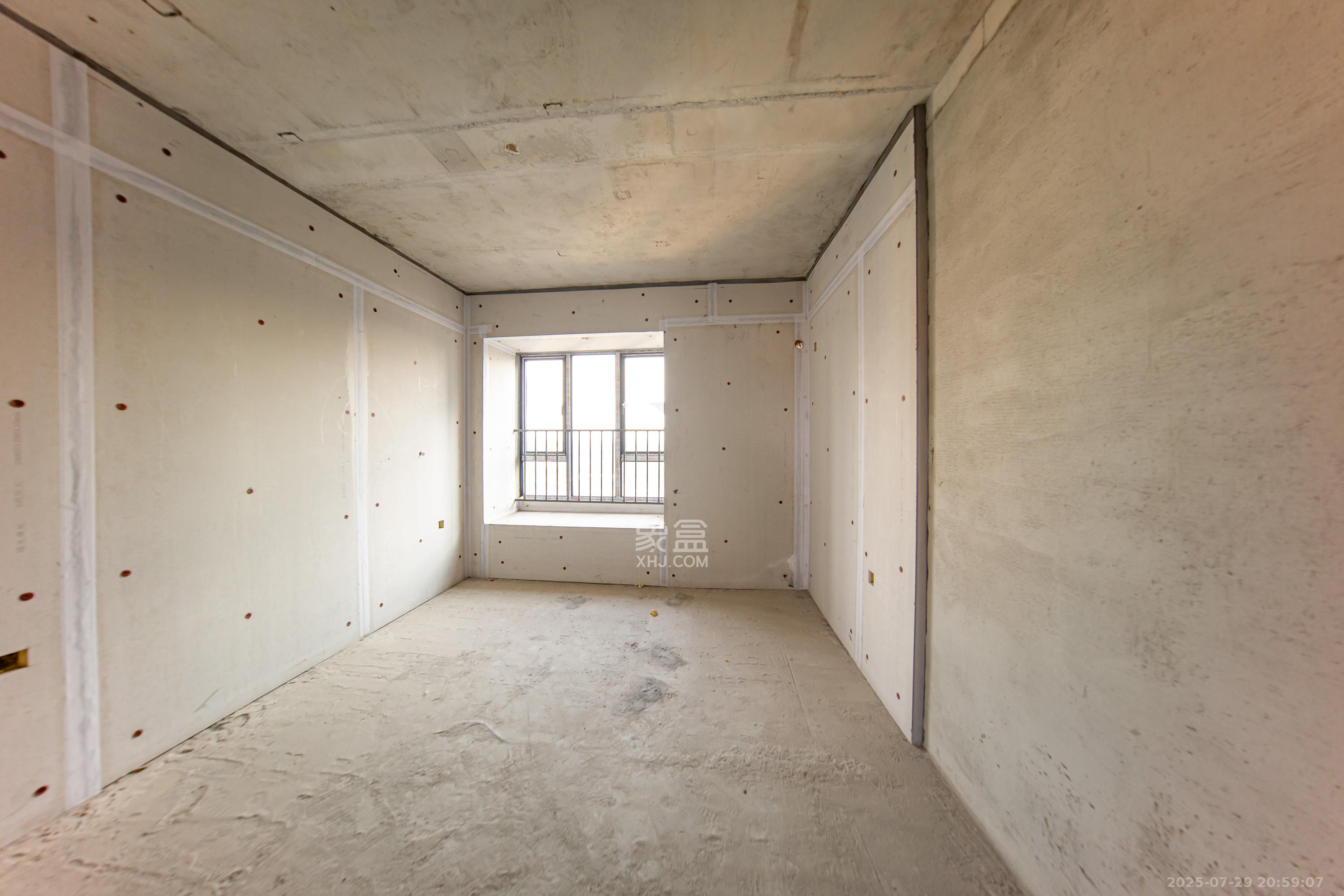 汉唐翰林府  4室2厅2卫    98.0万卧室