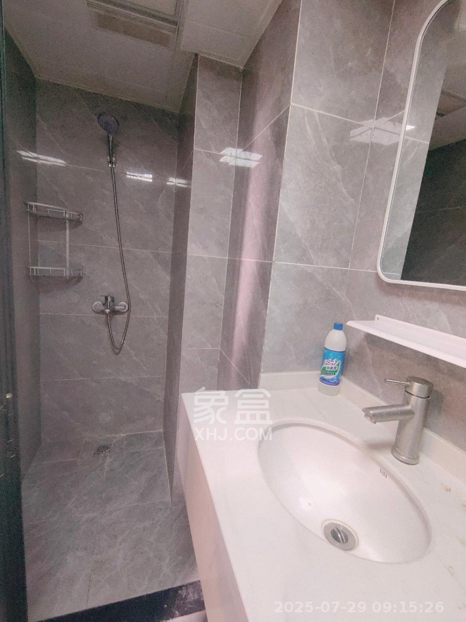 龙湖湘江星座(祺鑫星座公寓) 1室1厅1卫 1700.0元/月 龙湖湘江星座(祺鑫星座公寓) 1室1厅1卫 1700.0元/月室内图