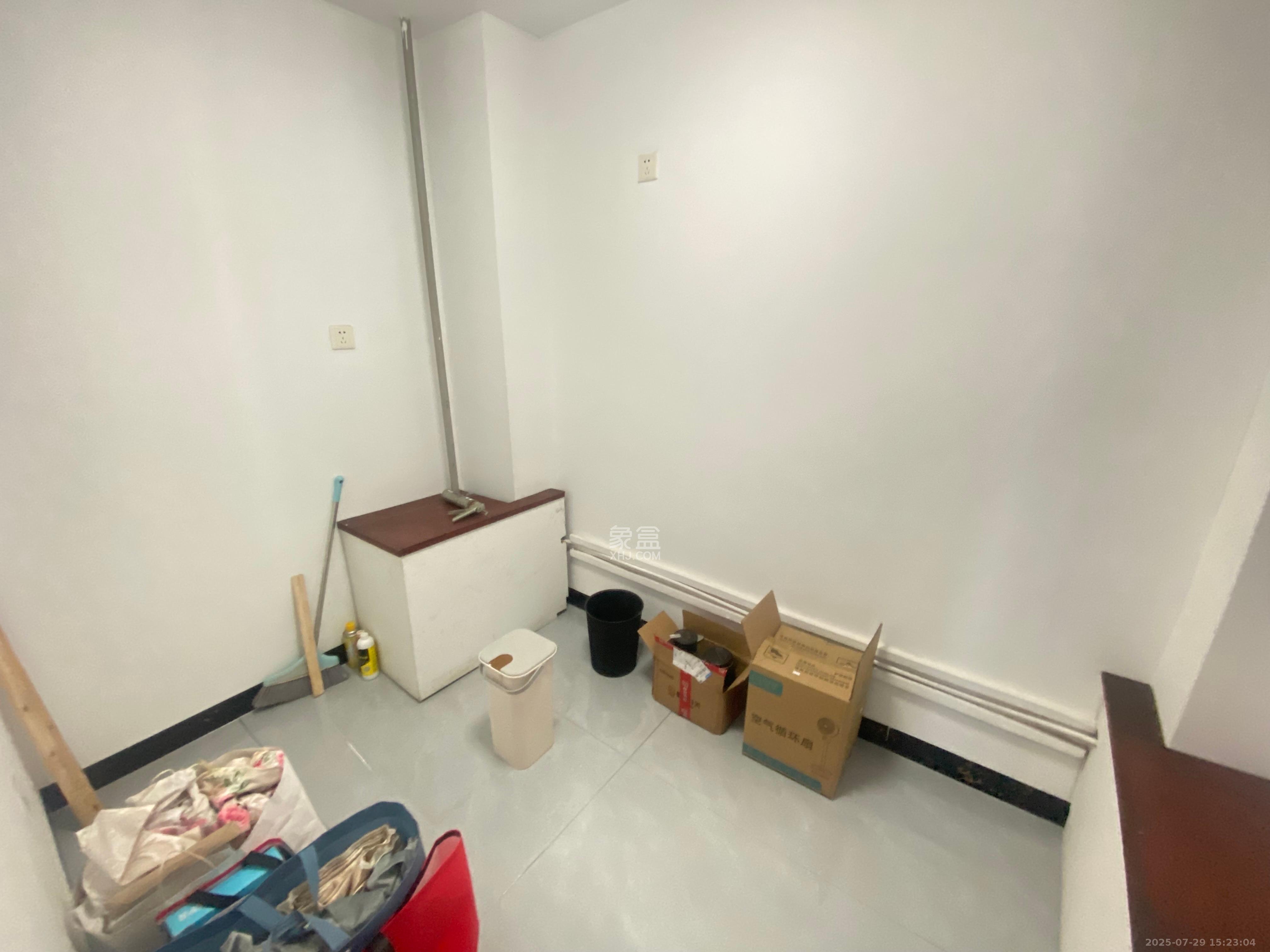 望兴景园一期 3室2厅3卫 2500.0元/月 望兴景园一期 3室2厅3卫 2500.0元/月室内图