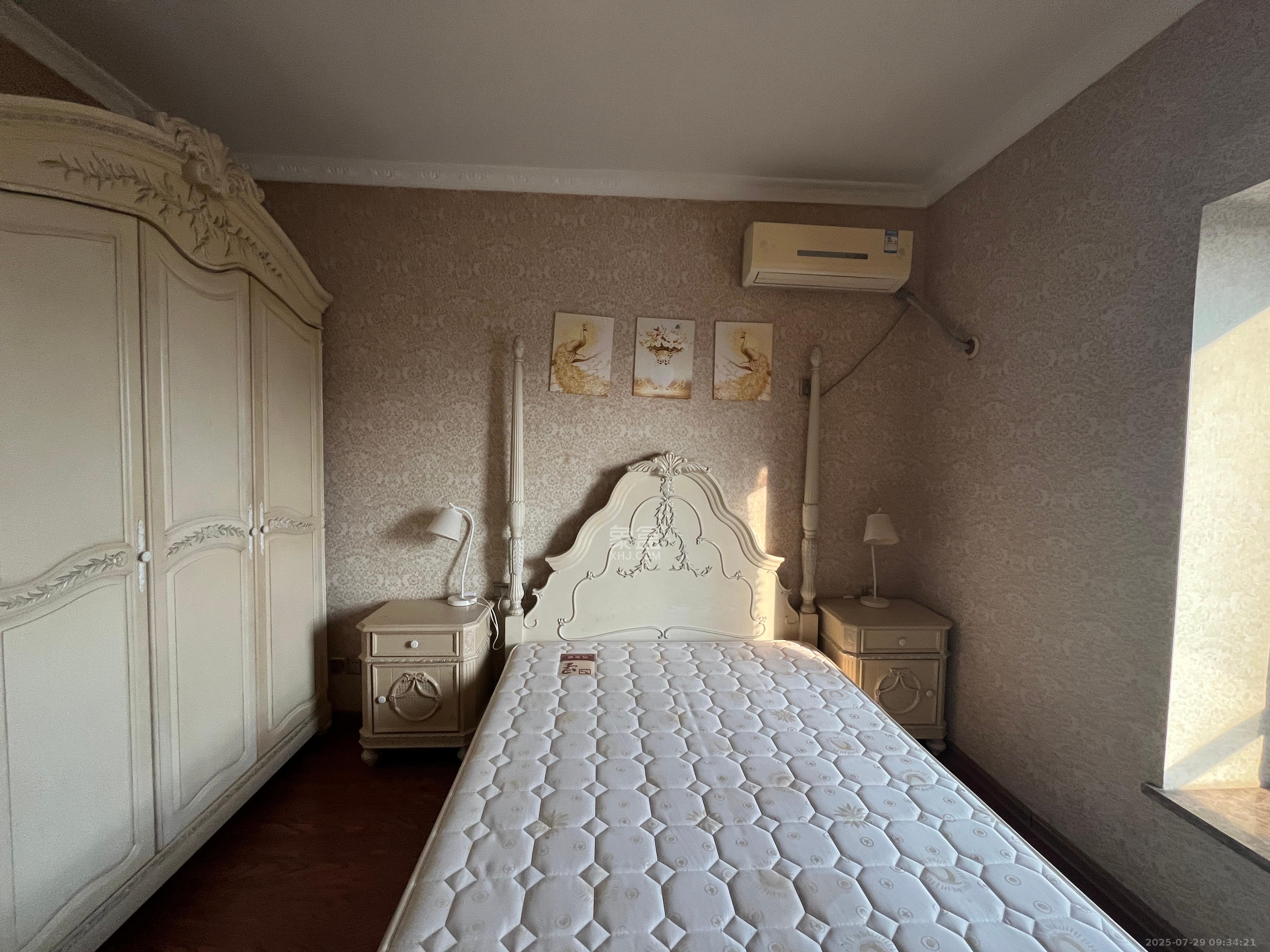 藏珑湖上国际花园 1室2厅1卫 5000.0元/月 藏珑湖上国际花园 1室2厅1卫 5000.0元/月室内图