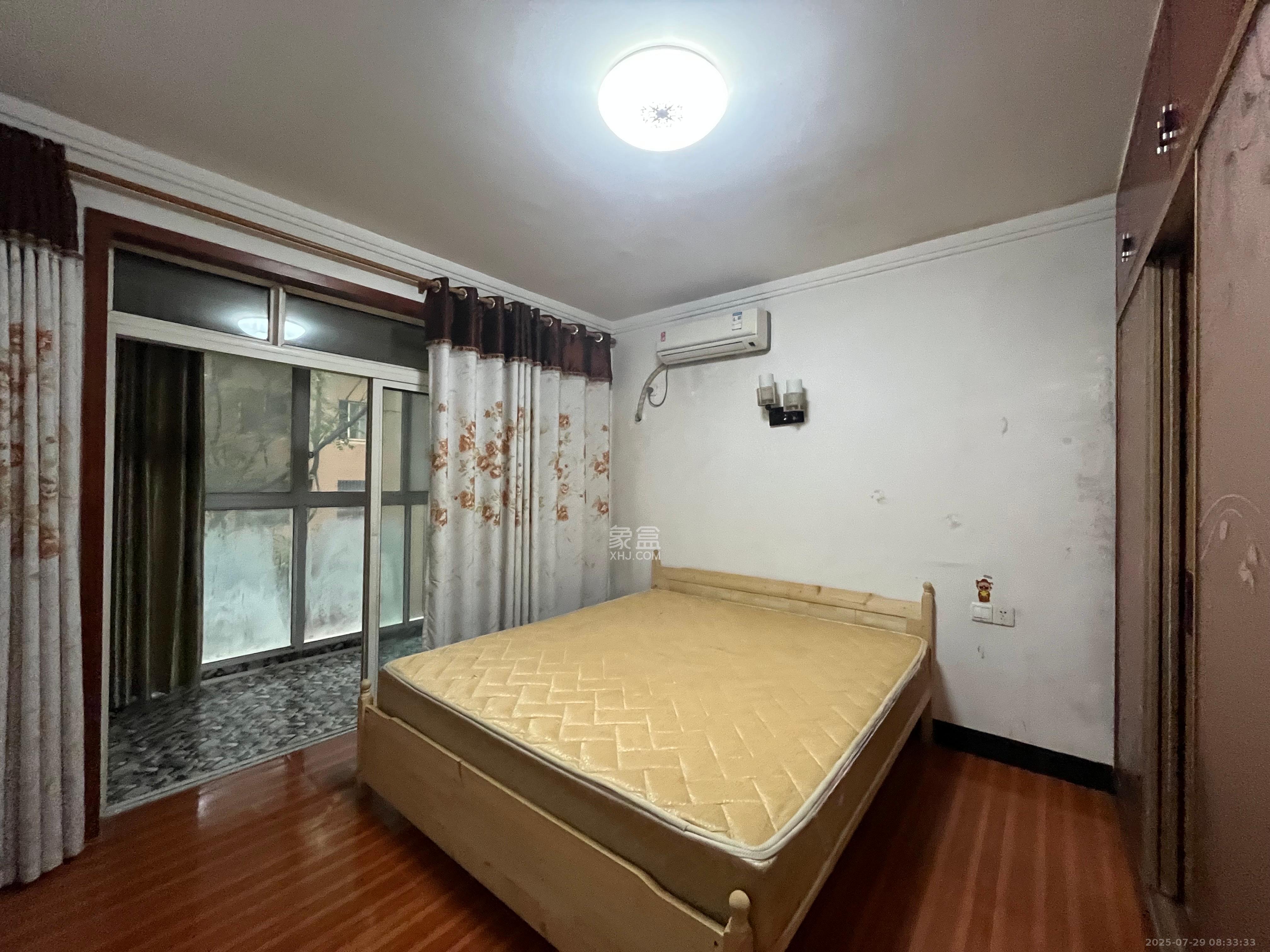 东岸锦城(东方人家)  3室1厅1卫   1800.00元/月室内图