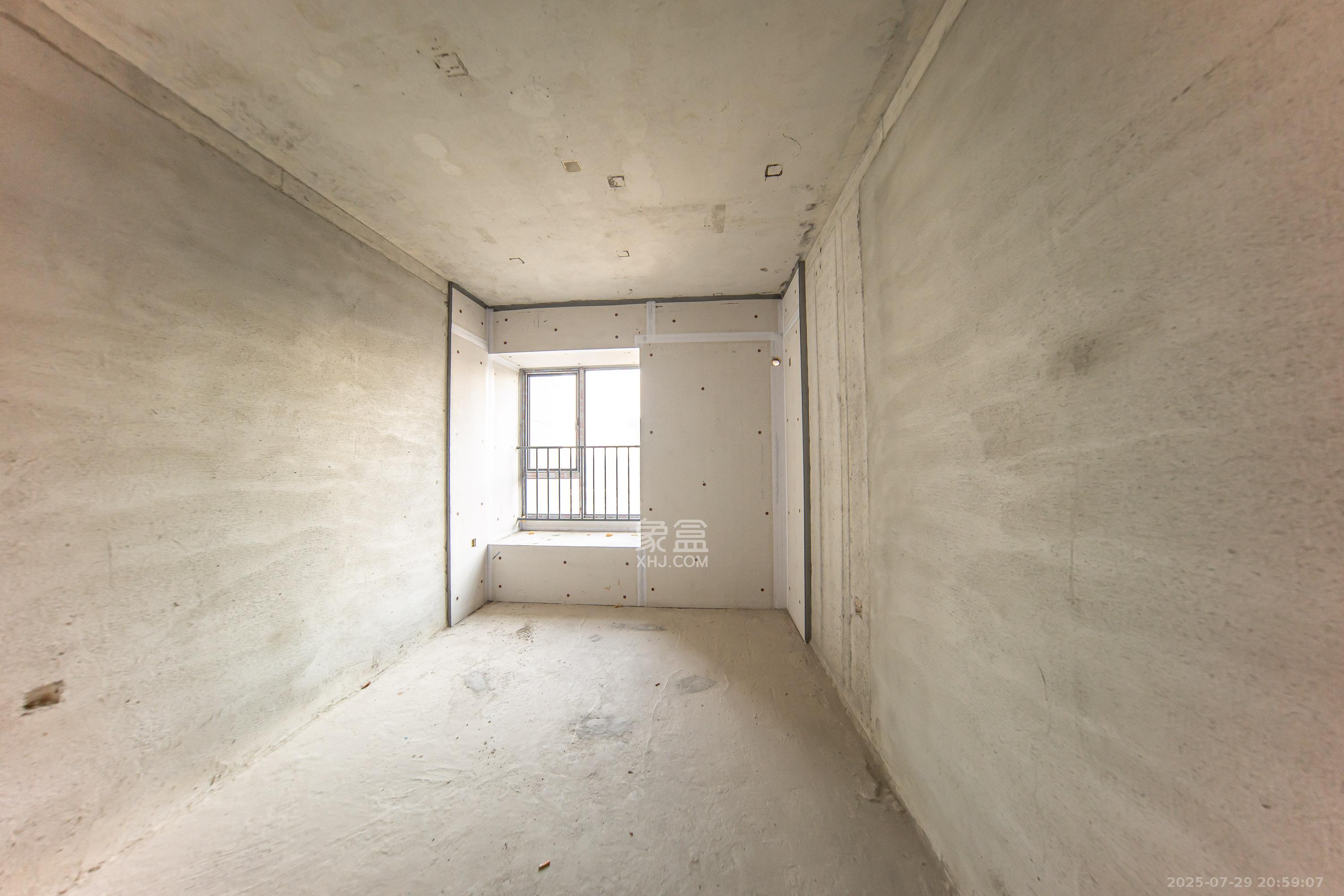 汉唐翰林府  4室2厅2卫    98.0万卧室