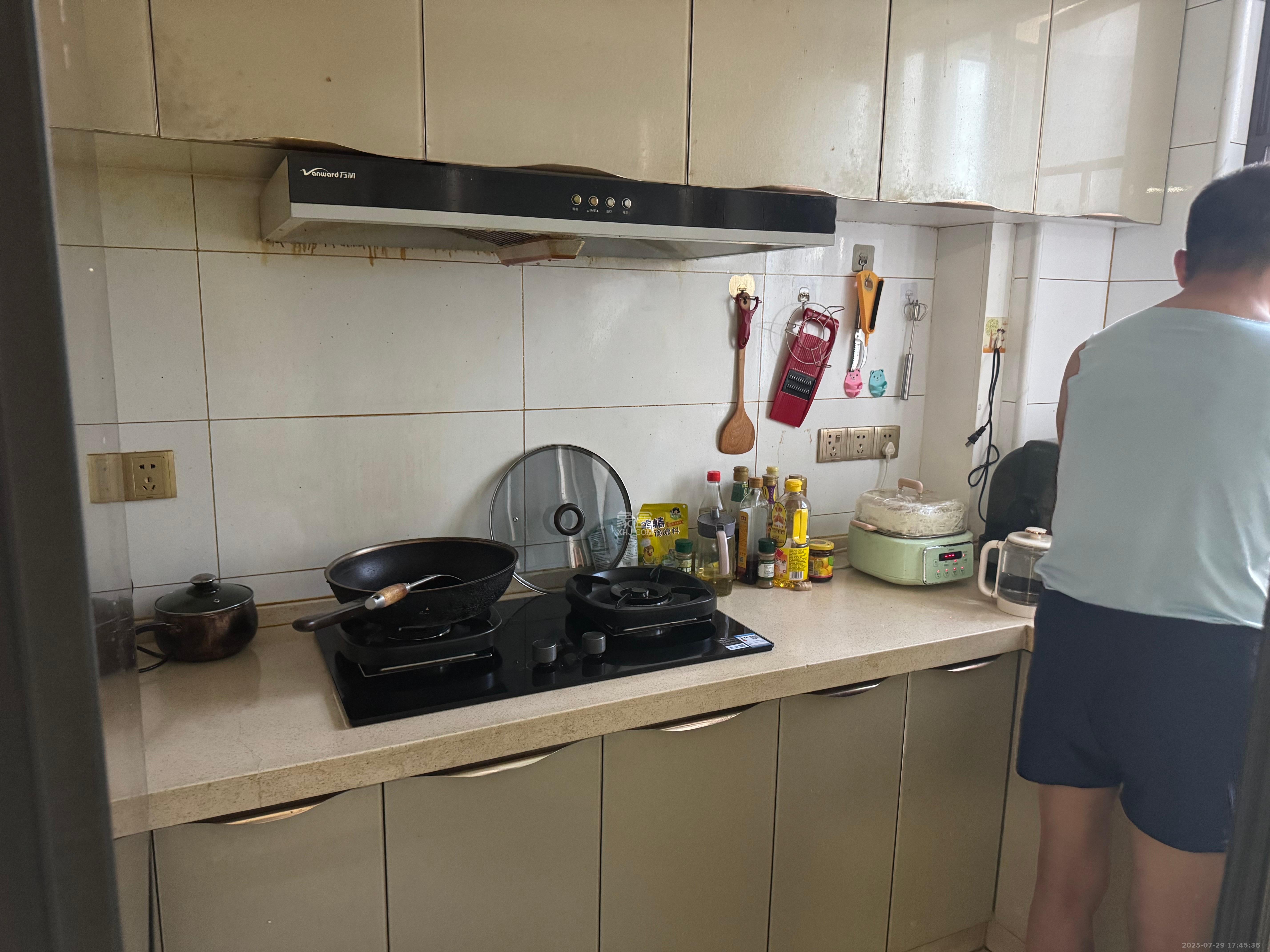 中国铁建梅溪青秀二期  4室2厅2卫    3300.0元/月室内图