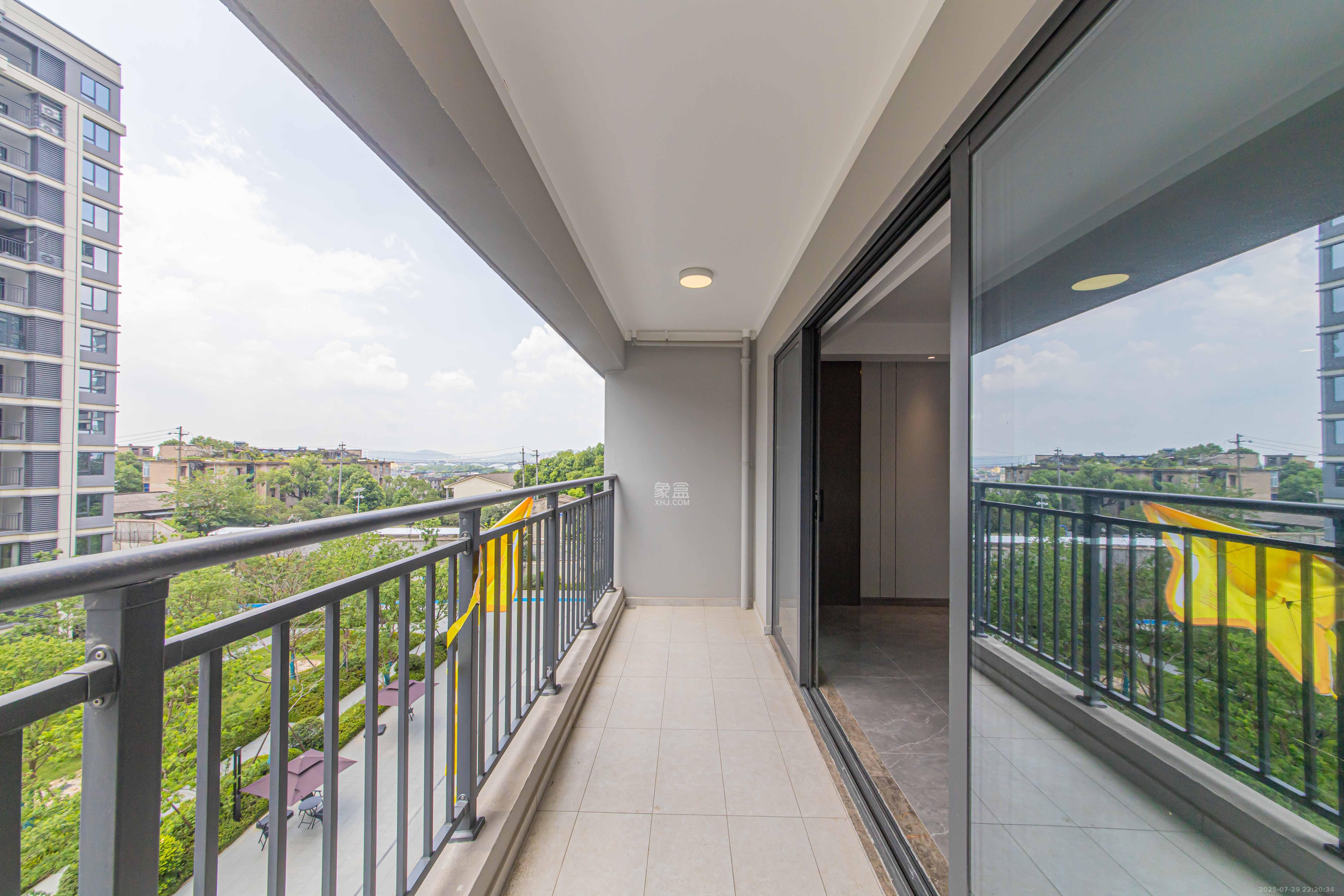 江悦和鸣 4室2厅2卫 220.0万 江悦和鸣 4室2厅2卫 220.0万阳台