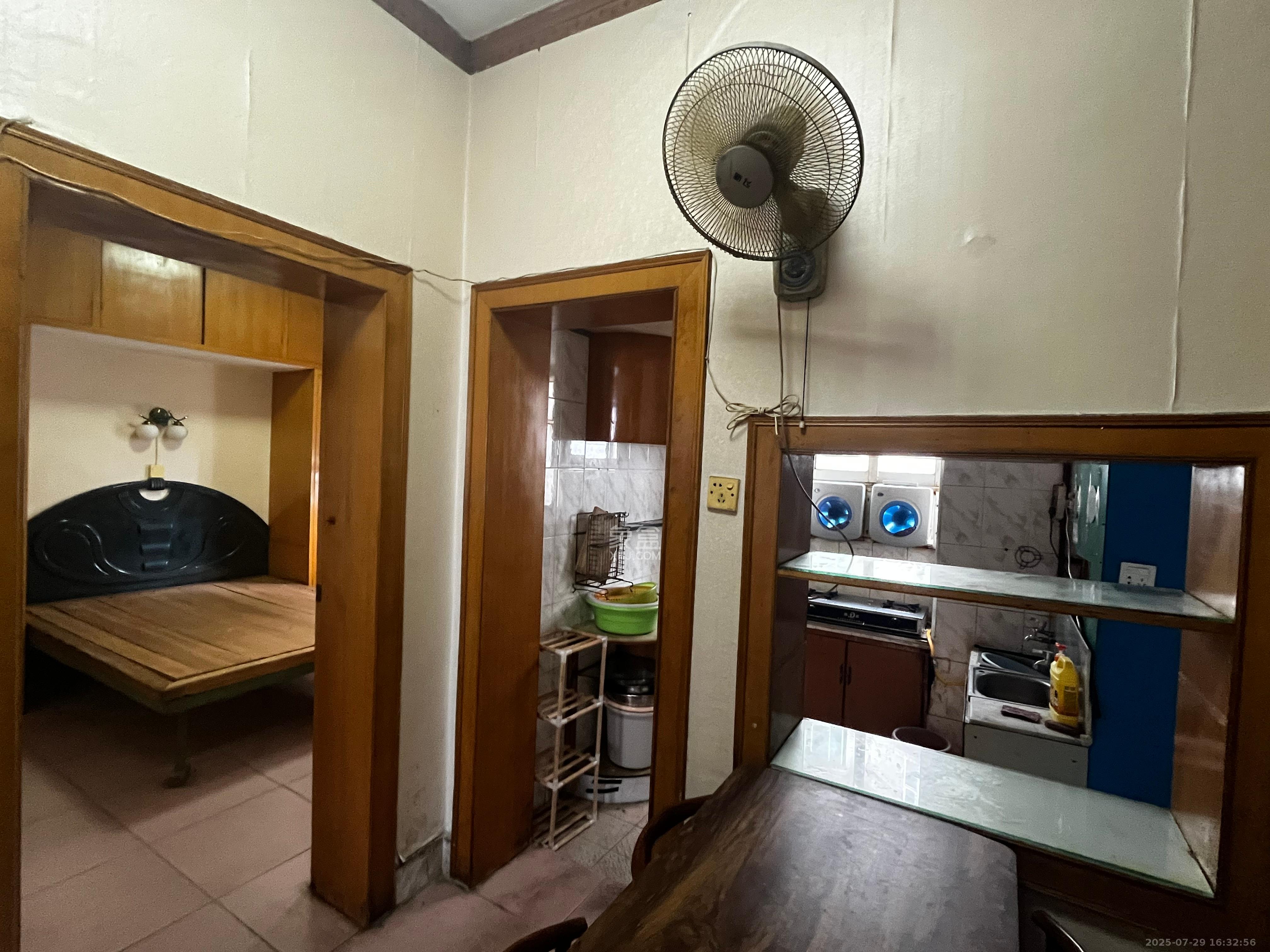 东广济桥社区 1室1厅1卫 1500.0元/月 东广济桥社区 1室1厅1卫 1500.0元/月室内图