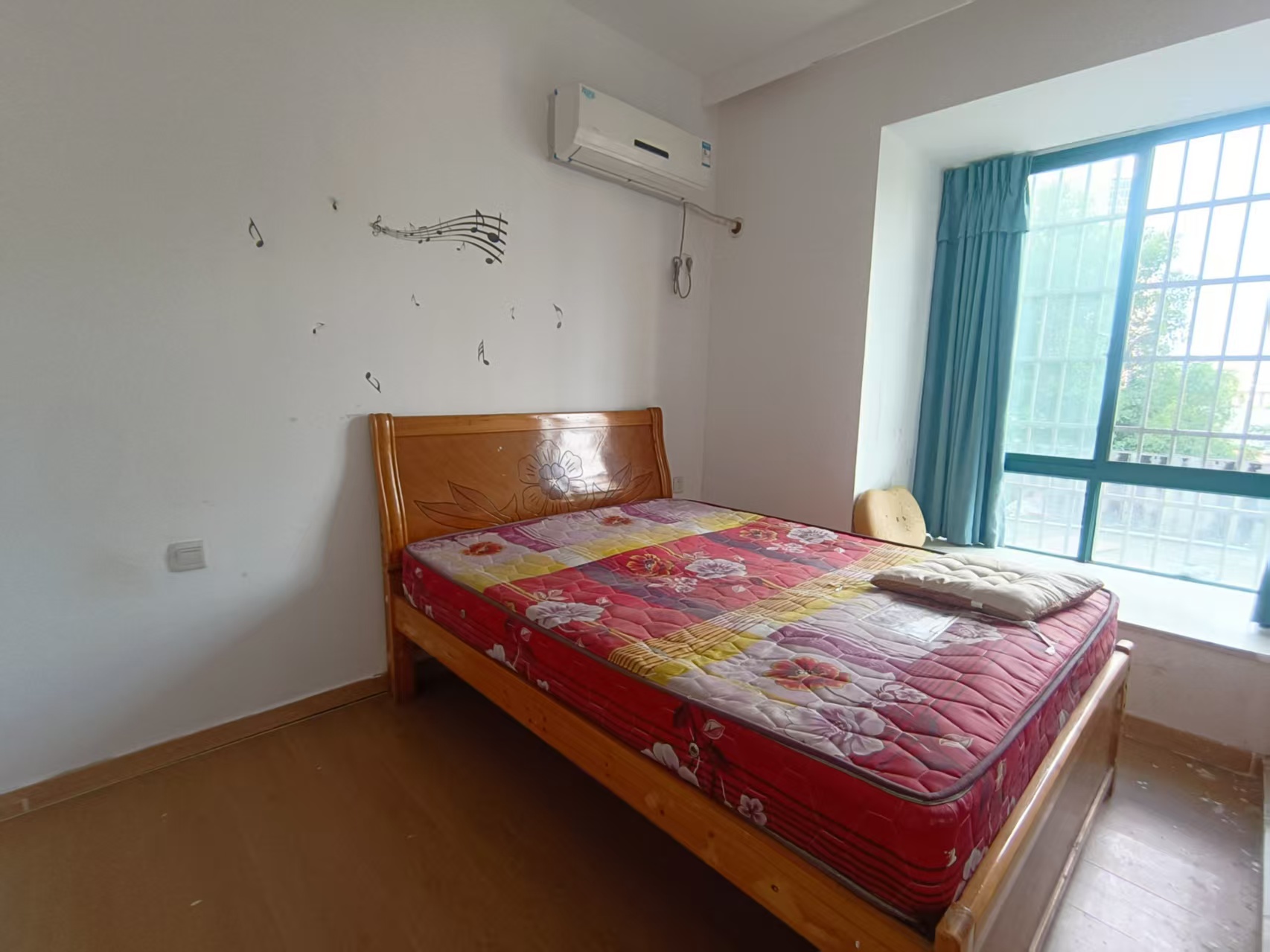 桃花里  2室2厅1卫    1280.0元/月 桃花里  2室2厅1卫    1280.0元/月室内图