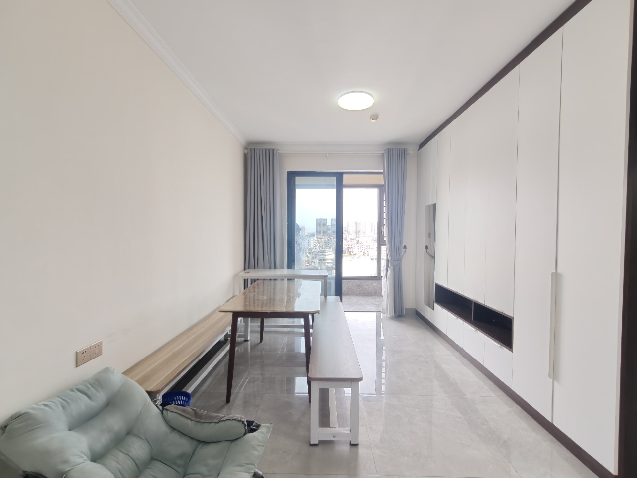 中新花园(南海大道) 2室2厅1卫 2500.0元/月 中新花园(南海大道) 2室2厅1卫 2500.0元/月室内图