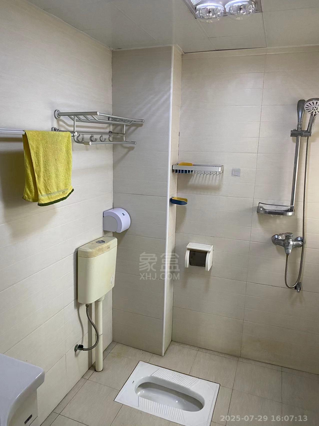 流金岁月-华晨国际  2室2厅1卫    1900.0元/月 流金岁月-华晨国际  2室2厅1卫    1900.0元/月室内图