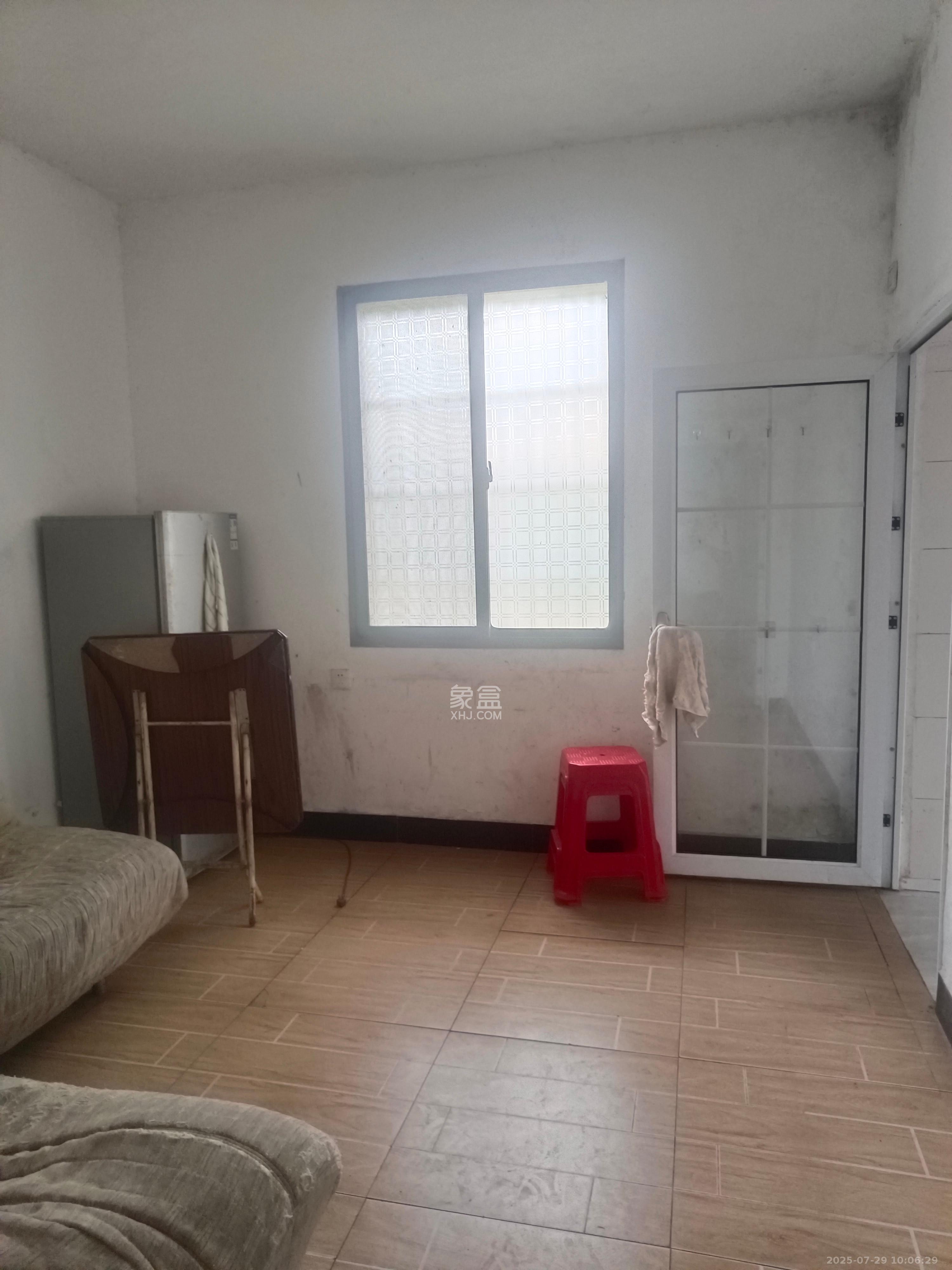 石岭塘社区兴安区  1室1厅1卫    1000.0元/月室内图