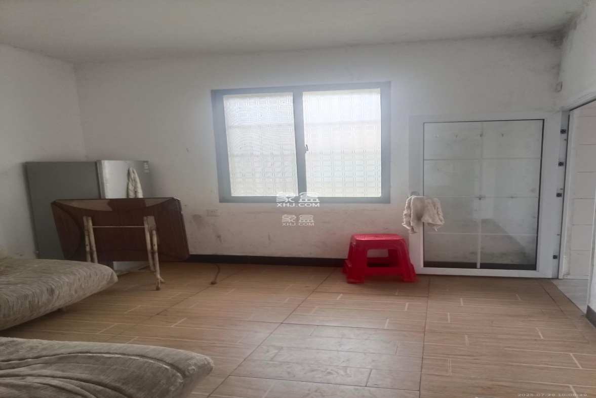 石岭塘社区兴安区  1室1厅1卫    1000.0元/月 石岭塘社区兴安区  1室1厅1卫    1000.0元/月室内图