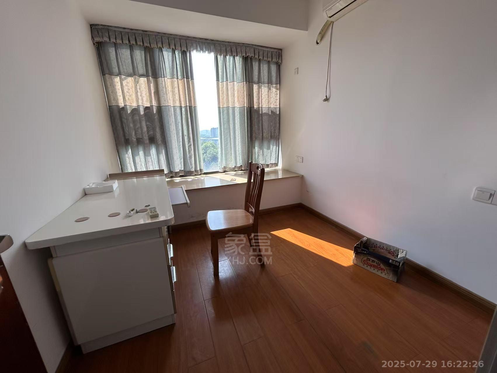 中建御山和苑 3室2厅1卫 1700.0元/月 中建御山和苑 3室2厅1卫 1700.0元/月室内图