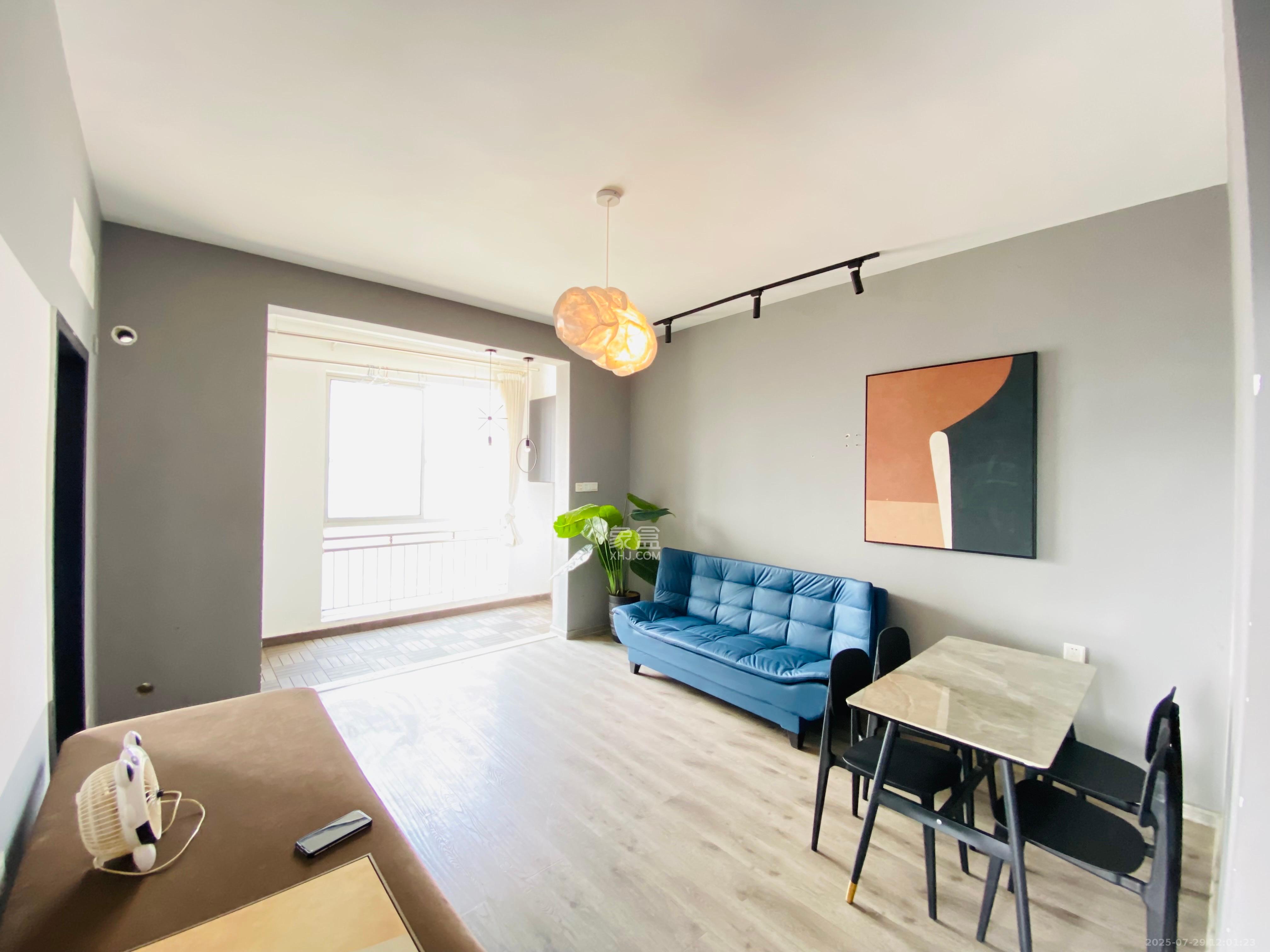 君临国际 2室1厅1卫 2600.0元/月 君临国际 2室1厅1卫 2600.0元/月室内图