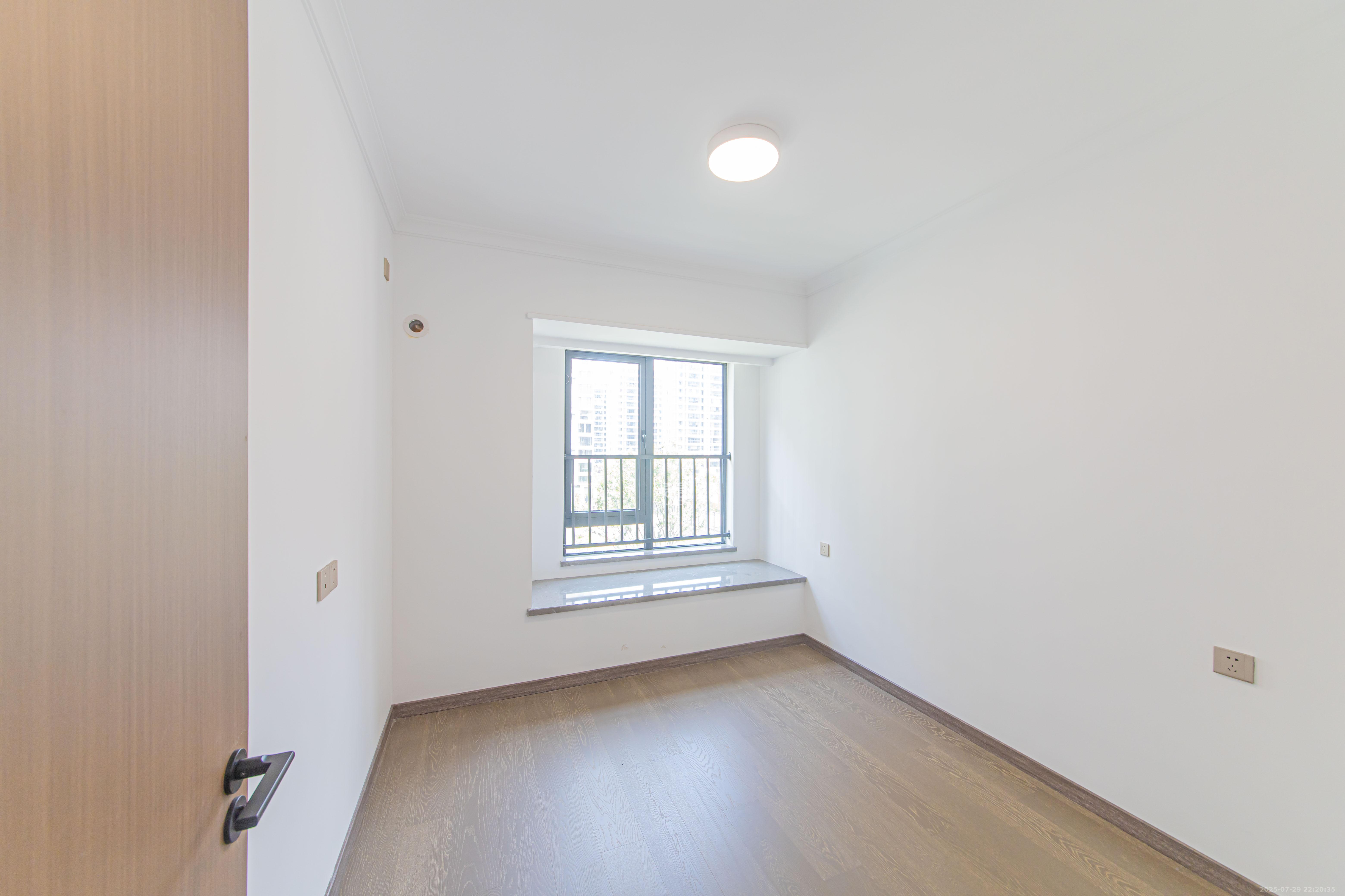 江悦和鸣 4室2厅2卫 220.0万 江悦和鸣 4室2厅2卫 220.0万卧室