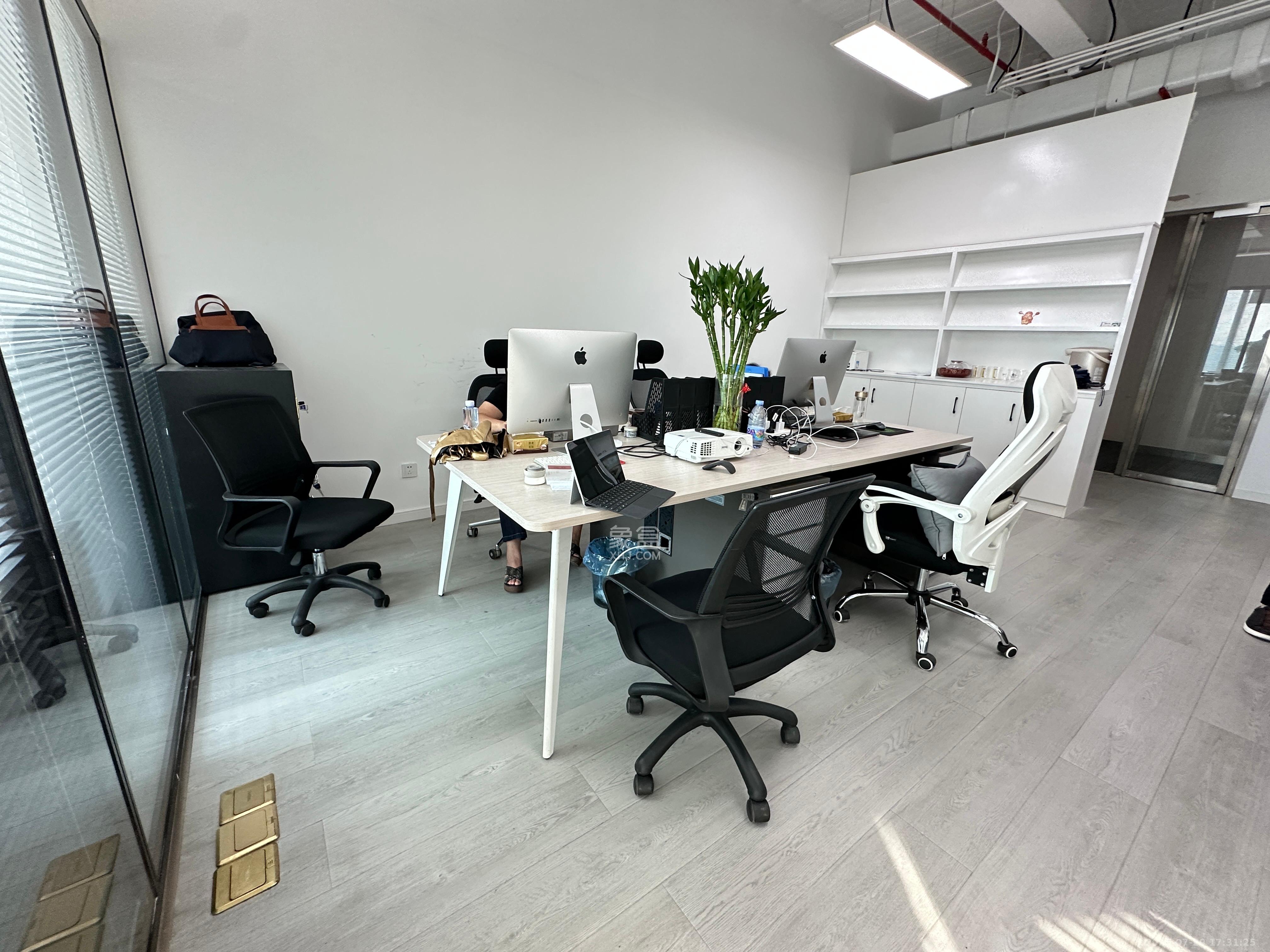 保利国际广场   76.0㎡      6500.0元/月室内图