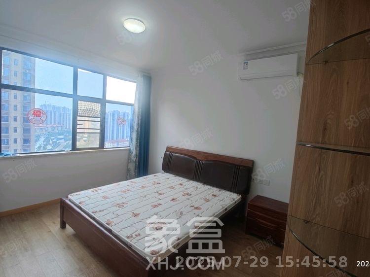 江山帝景哈佛  3室2厅2卫   2200.00元/月室内图
