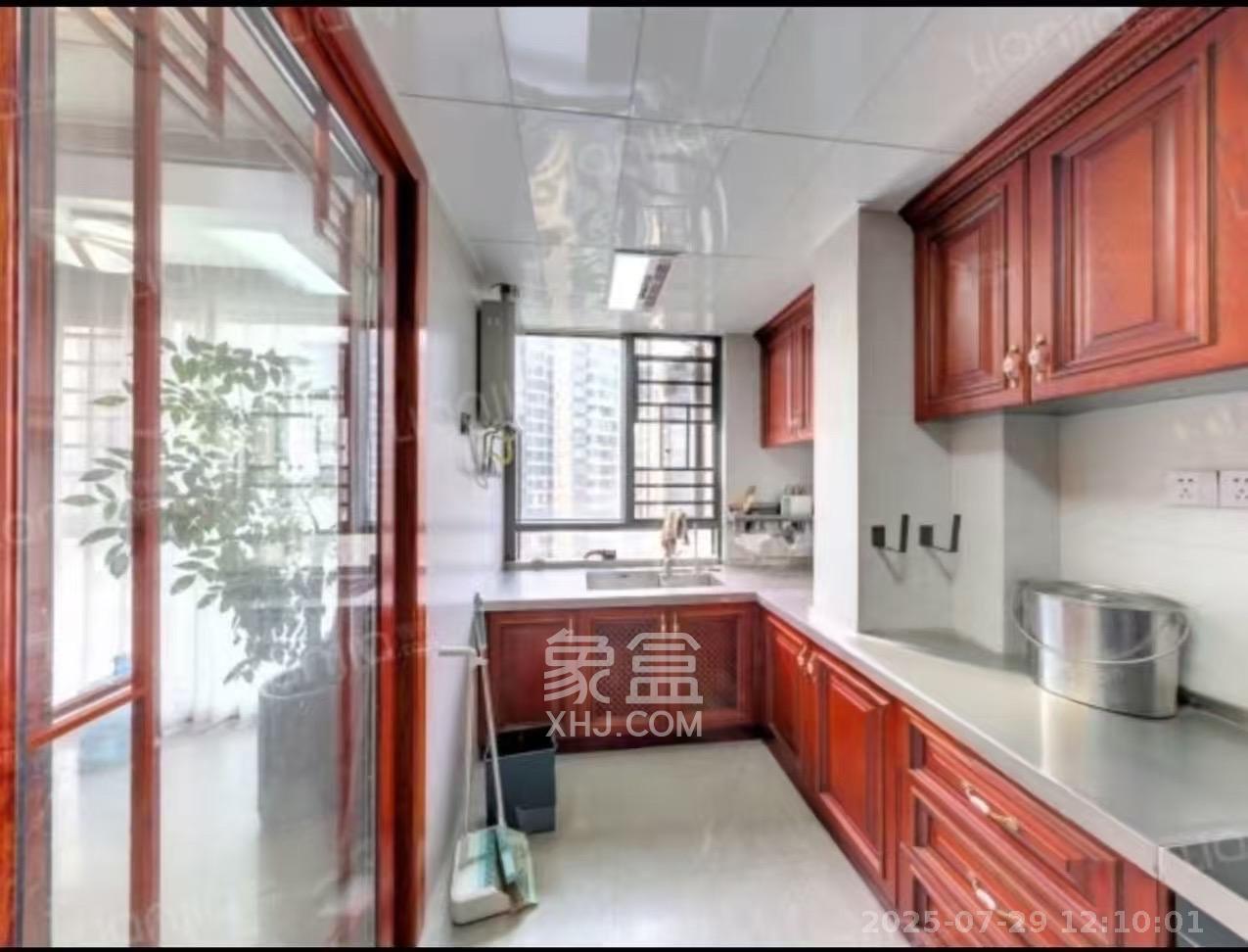 中欣楚天御府E区  5室2厅2卫    6200.0元/月 中欣楚天御府E区  5室2厅2卫    6200.0元/月室内图