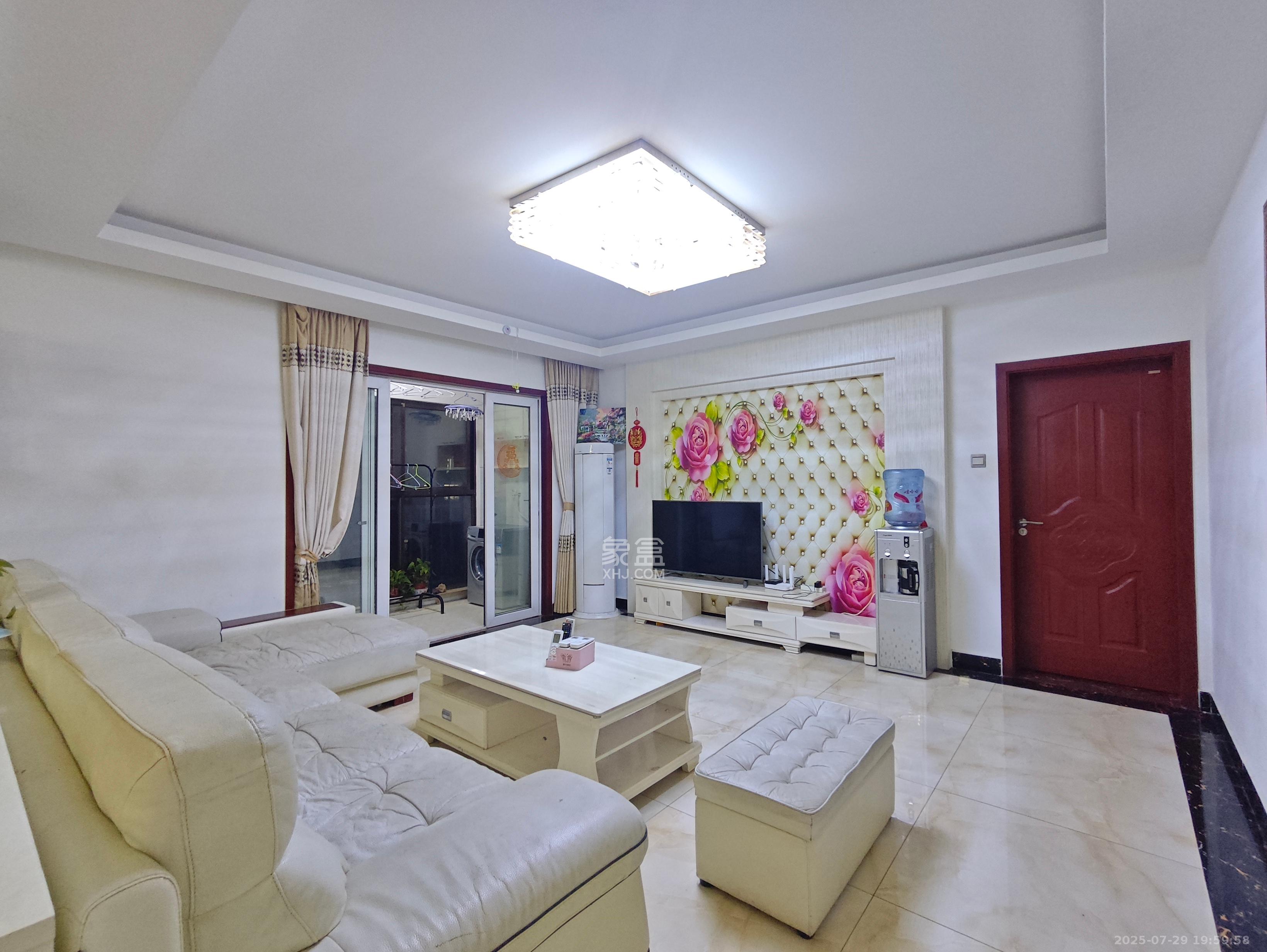 米兰春天 3室2厅1卫 2100.0元/月 米兰春天 3室2厅1卫 2100.0元/月室内图