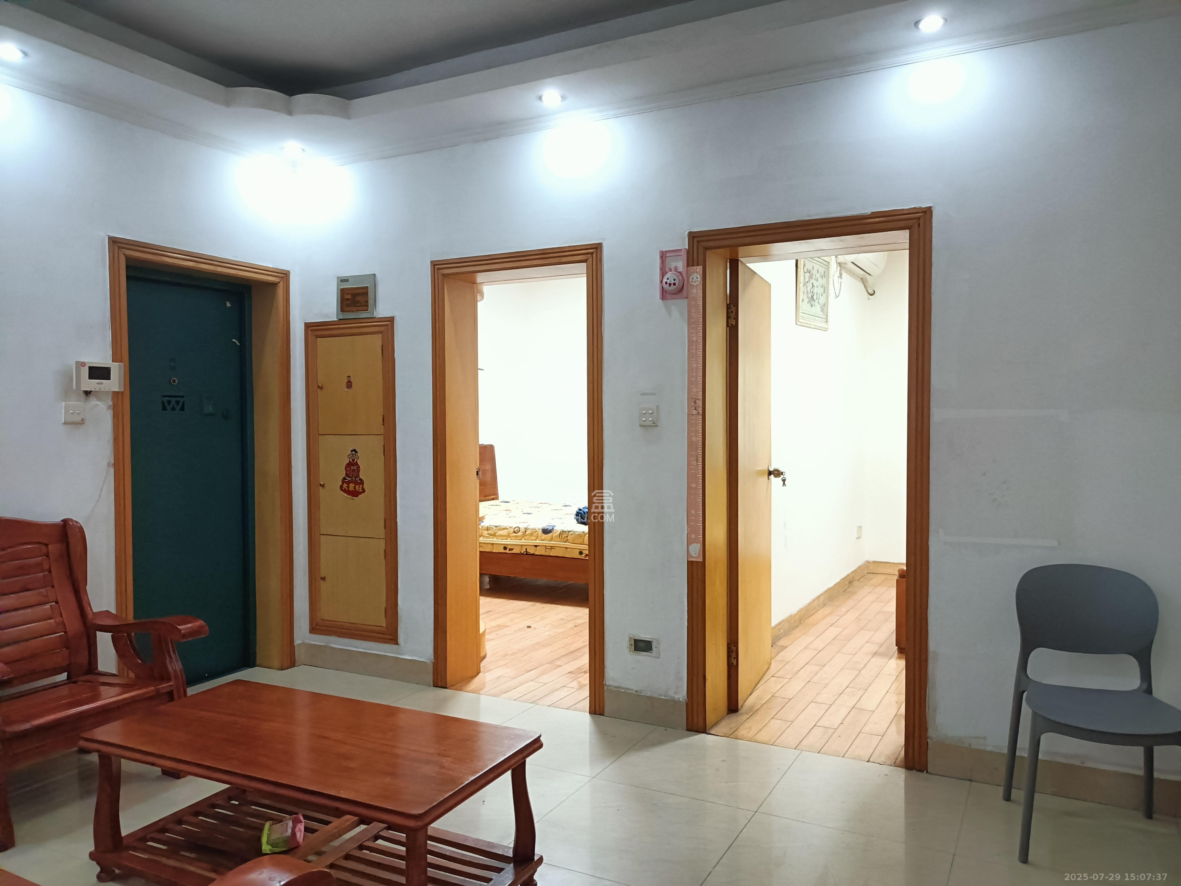 八一路417号大院 4室2厅1卫 3000.0元/月 八一路417号大院 4室2厅1卫 3000.0元/月室内图