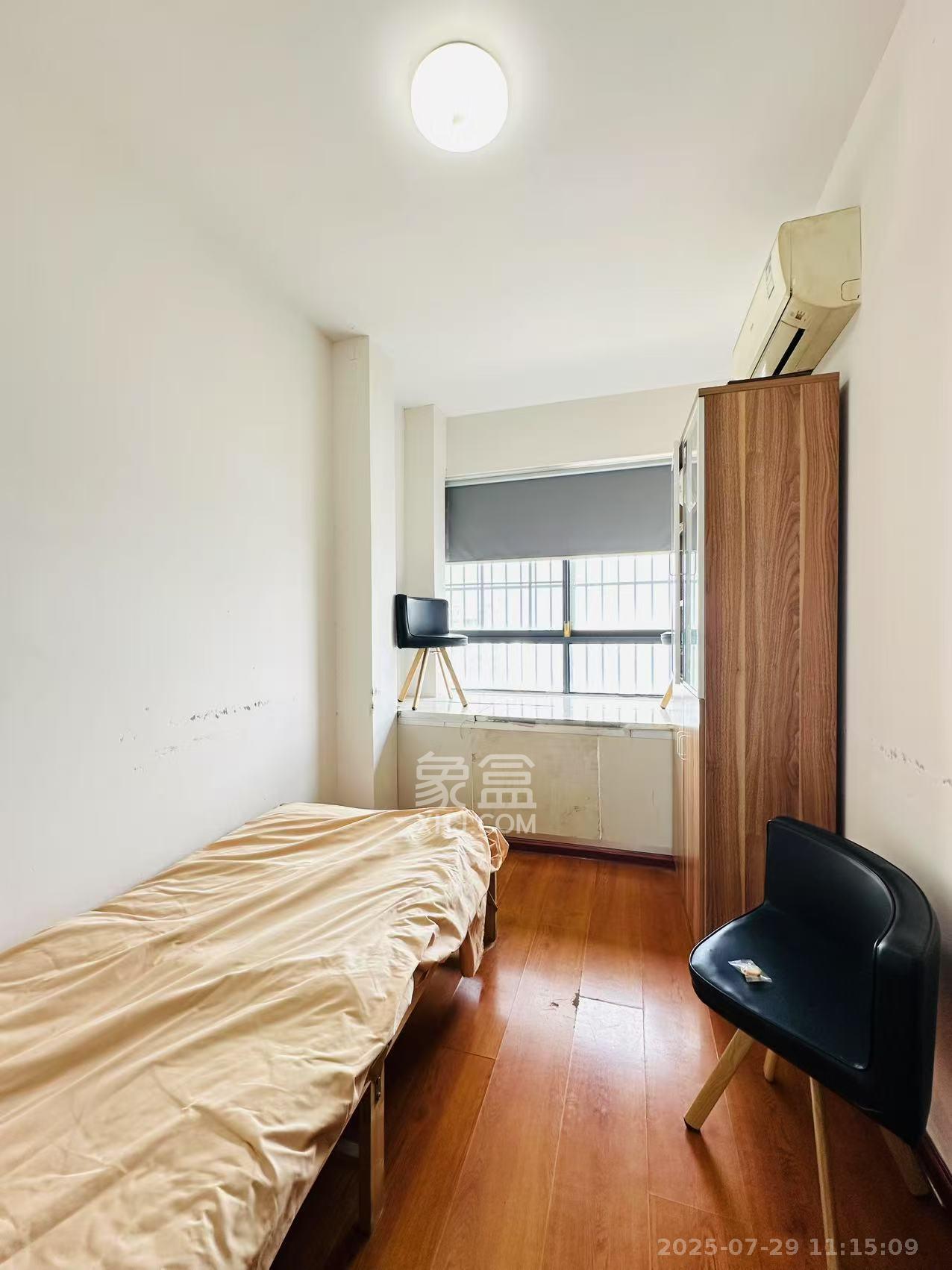 宜家湘颂（景致雅苑）  3室2厅1卫    2400.0元/月室内图