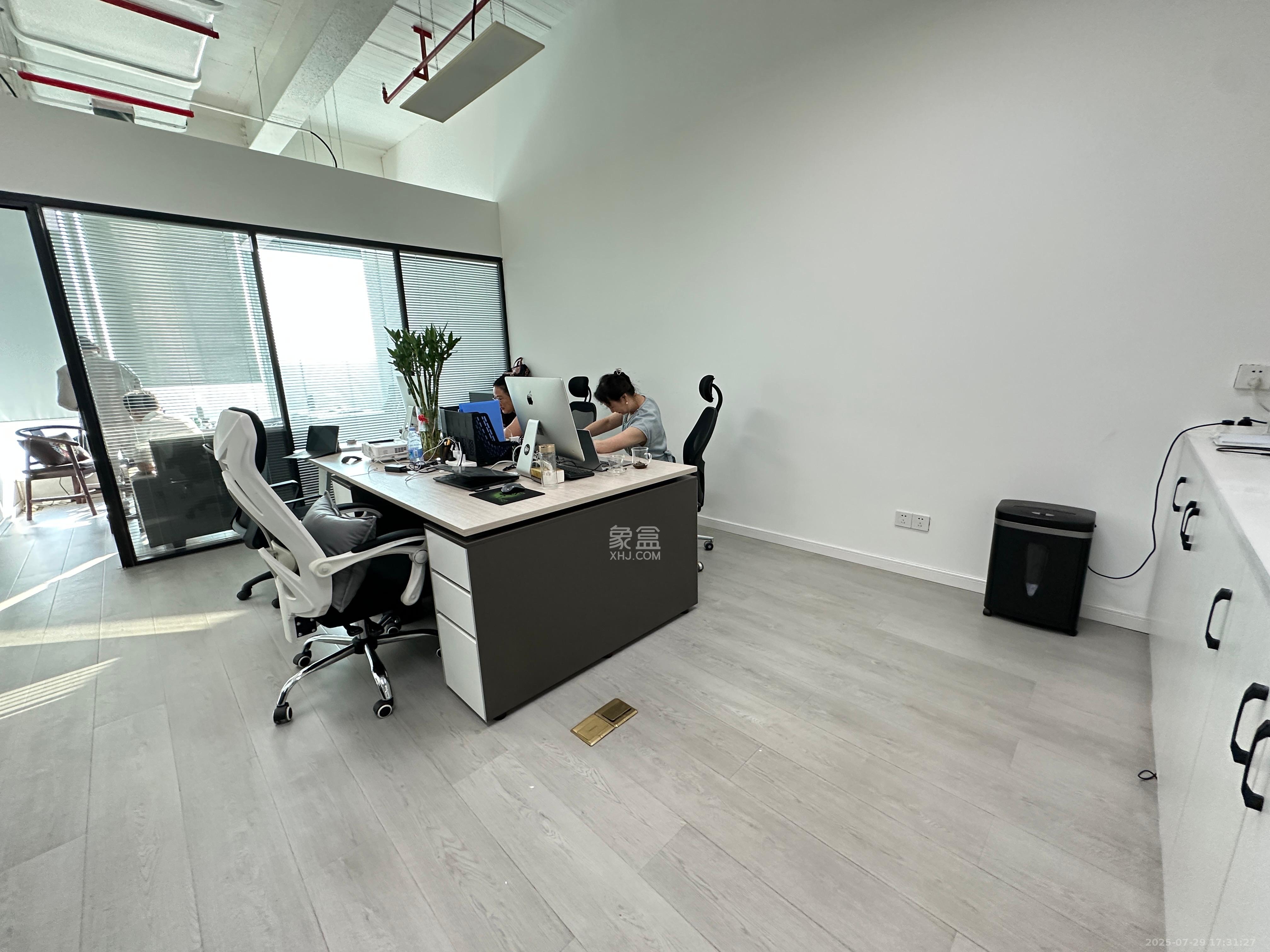 保利国际广场   76.0㎡      6500.0元/月室内图