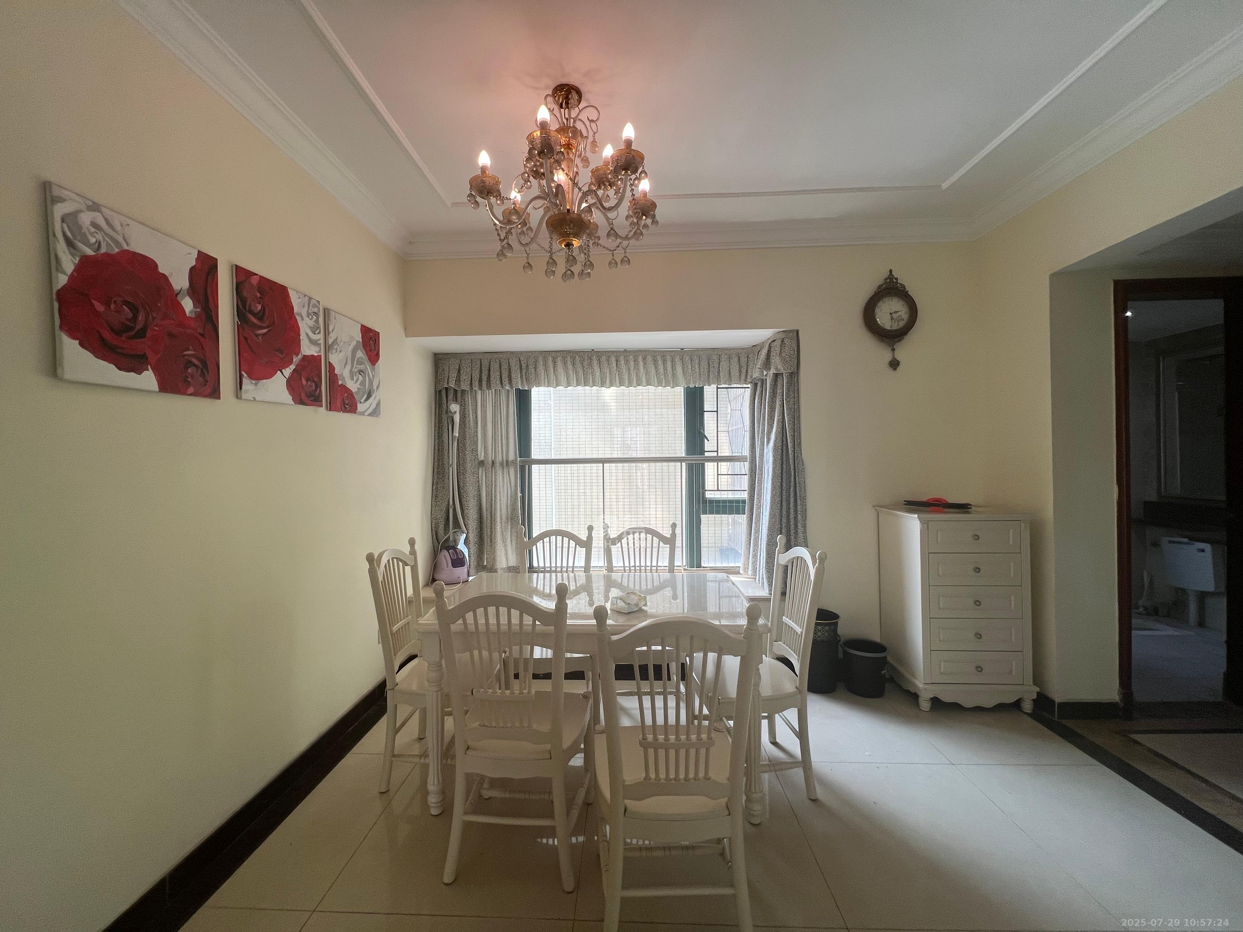 恒大雅苑 3室2厅2卫 2600.0元/月 恒大雅苑 3室2厅2卫 2600.0元/月室内图