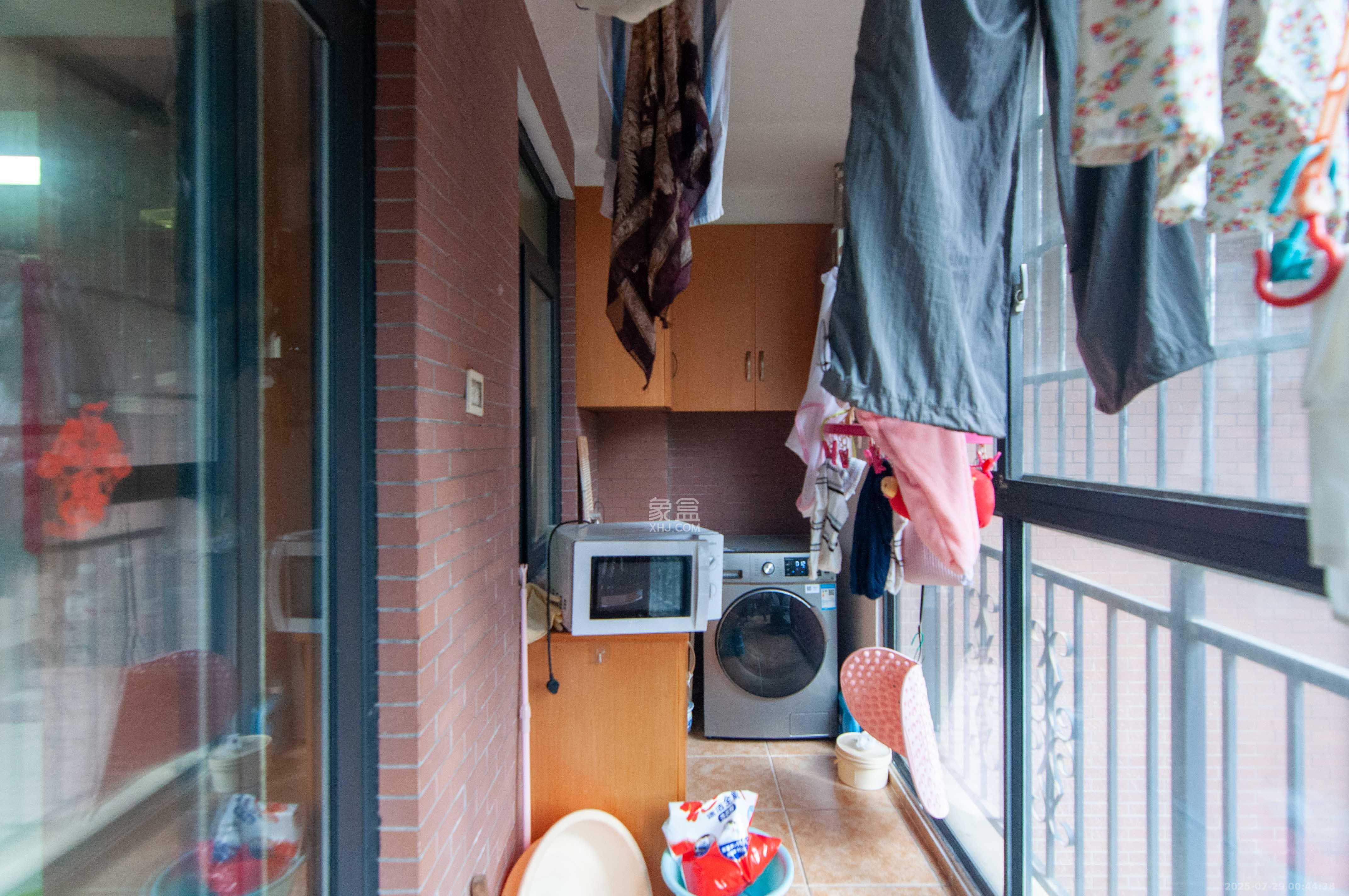 西点公园里 3室2厅2卫 140.0万 西点公园里 3室2厅2卫 140.0万其他