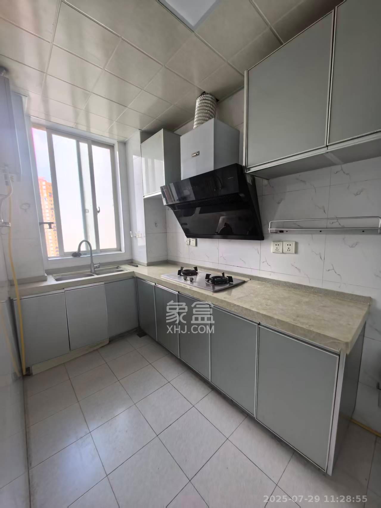 银轩铭誉(四海怡家) 3室1厅1卫 2700.0元/月 银轩铭誉(四海怡家) 3室1厅1卫 2700.0元/月室内图