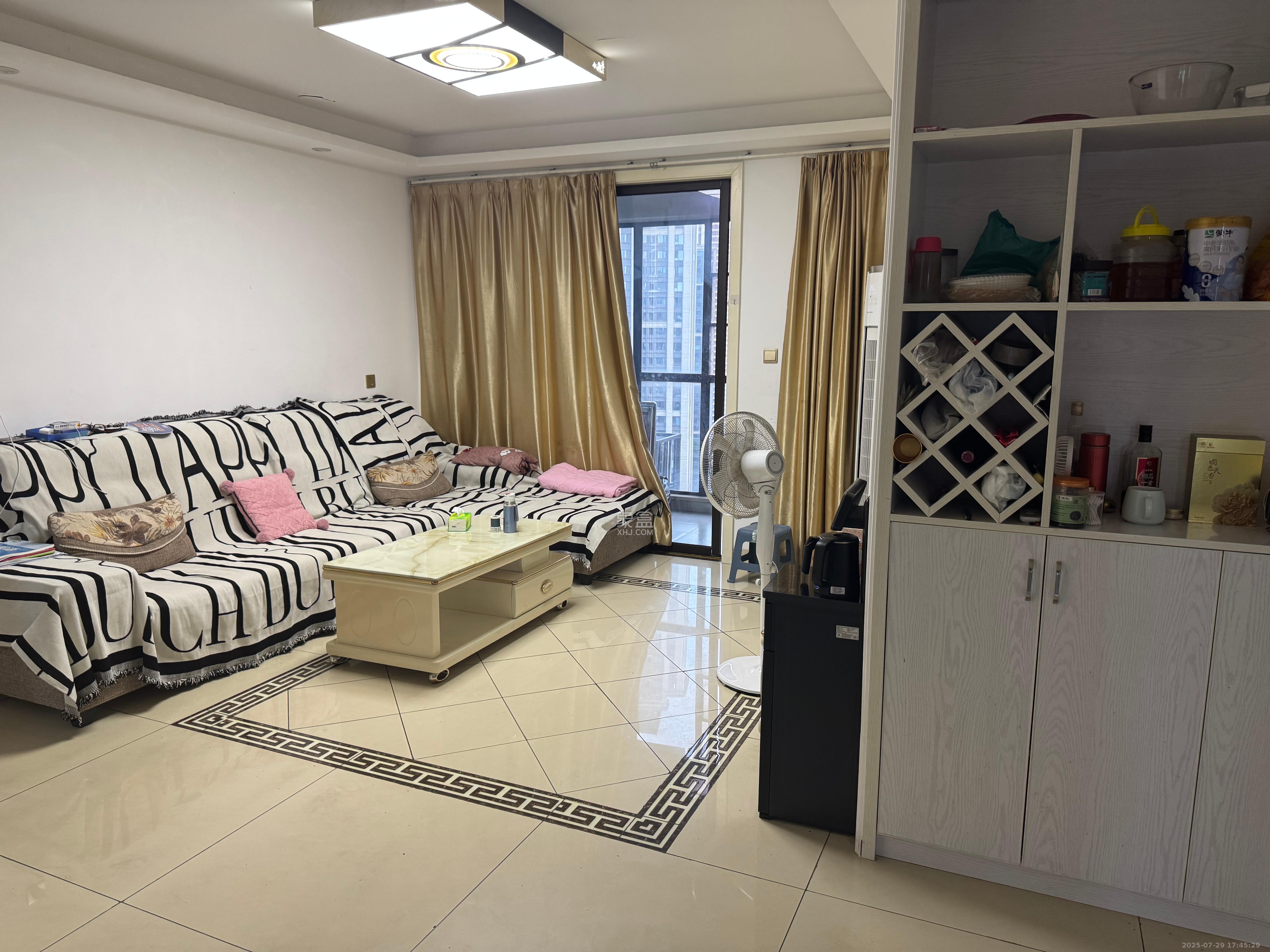 中国铁建梅溪青秀二期  4室2厅2卫    3300.0元/月