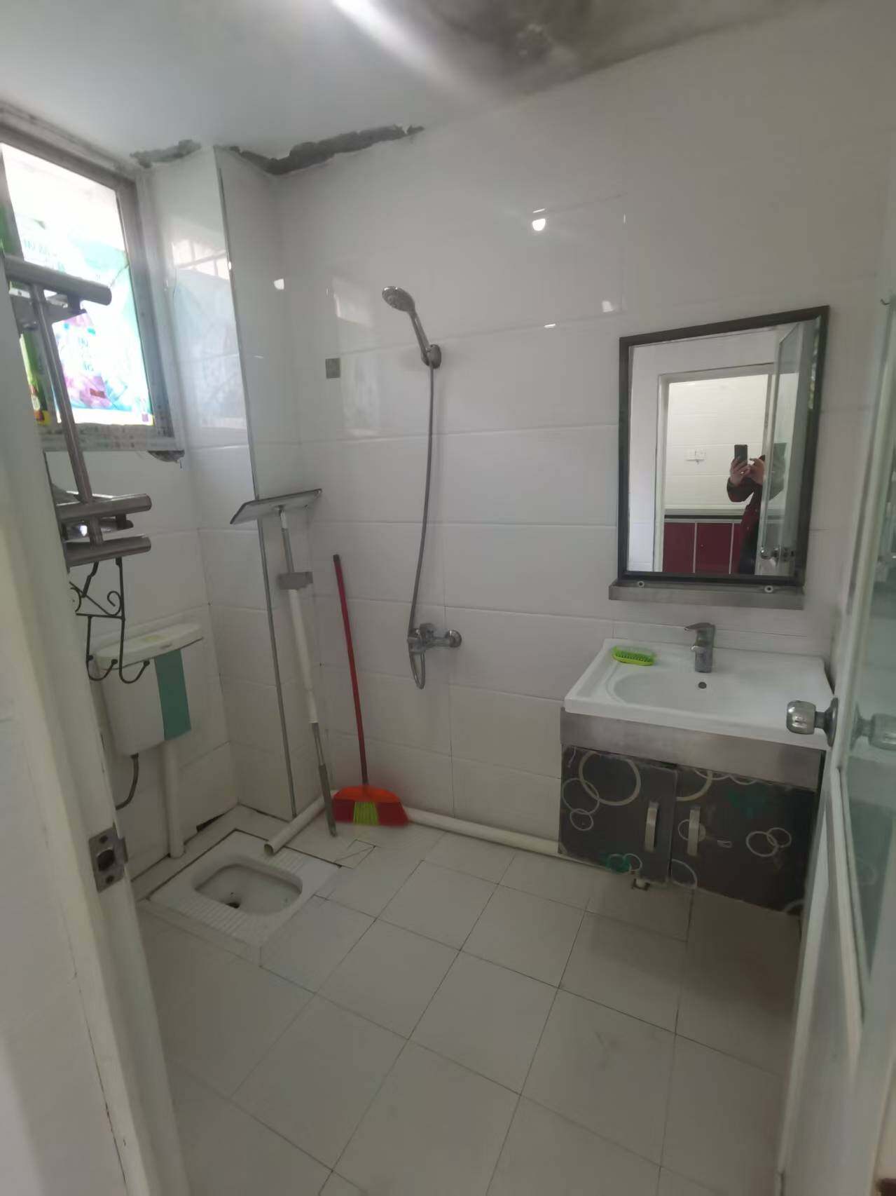 互助小区 2室1厅1卫 700.0元/月 互助小区 2室1厅1卫 700.0元/月室内图