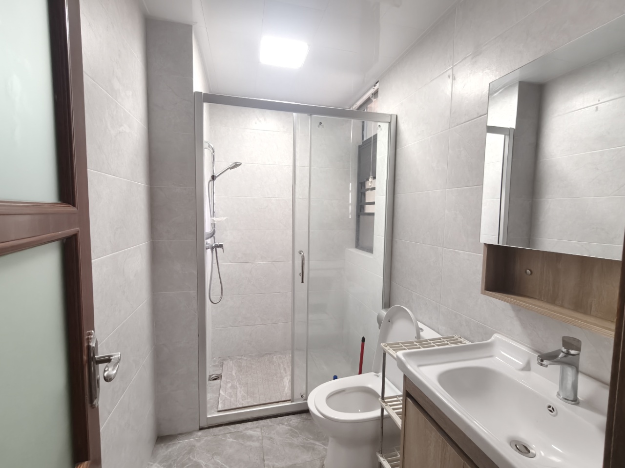 中新花园(南海大道) 2室2厅1卫 2500.0元/月 中新花园(南海大道) 2室2厅1卫 2500.0元/月室内图