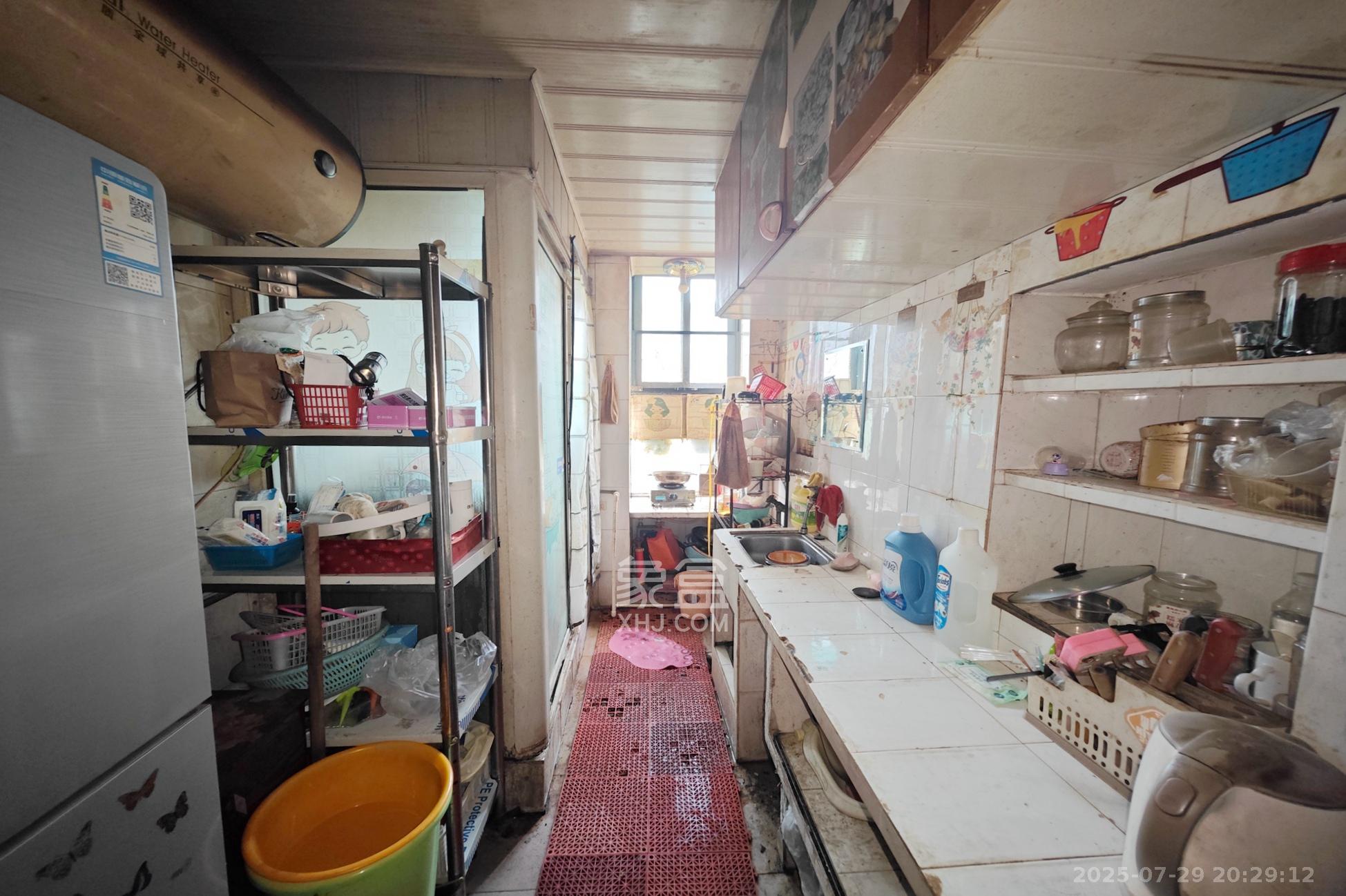 印染厂宿舍 1室1厅1卫 31.0万 印染厂宿舍 1室1厅1卫 31.0万厨房