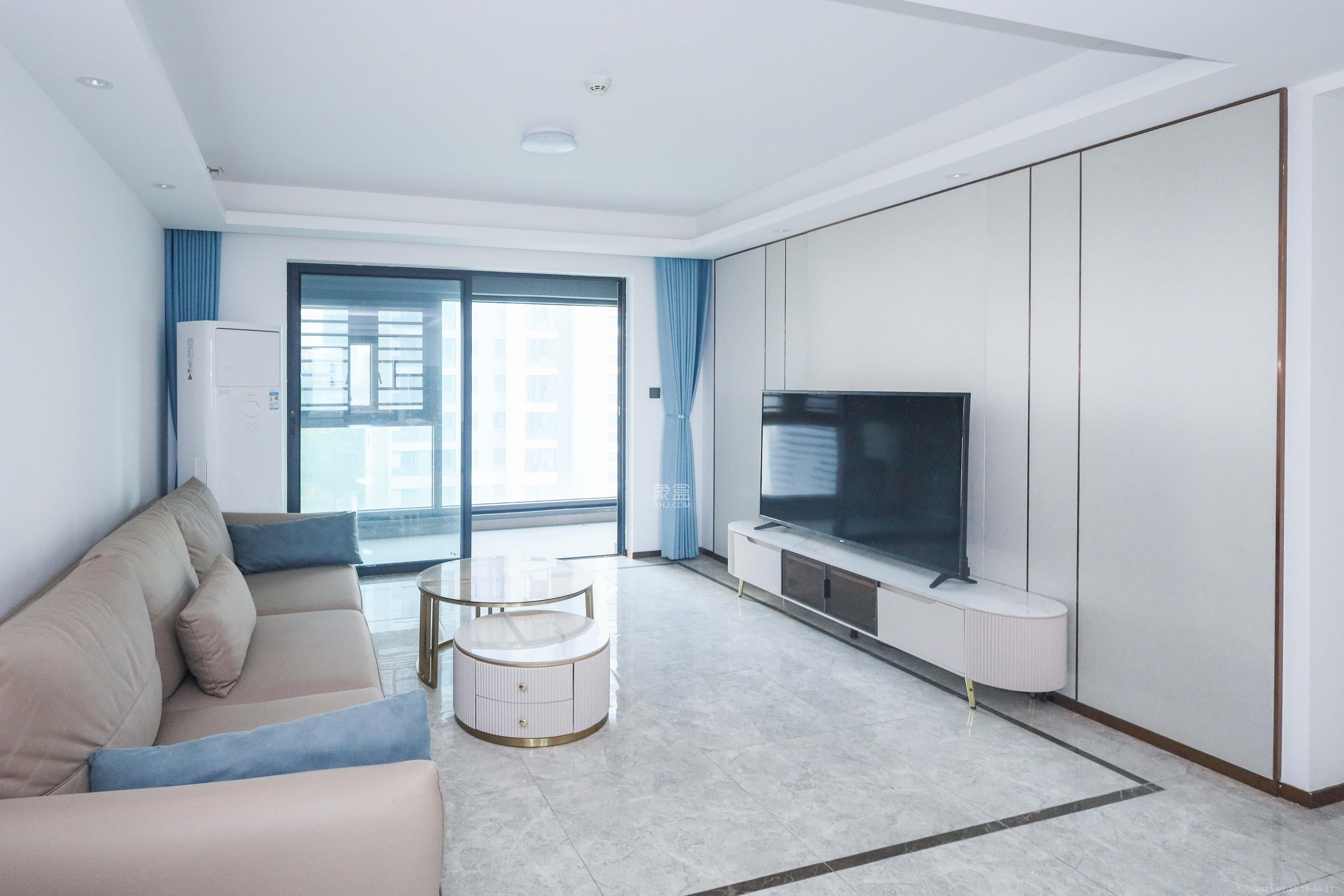 梅溪悦章 4室2厅2卫 170.0万 梅溪悦章 4室2厅2卫 170.0万客厅