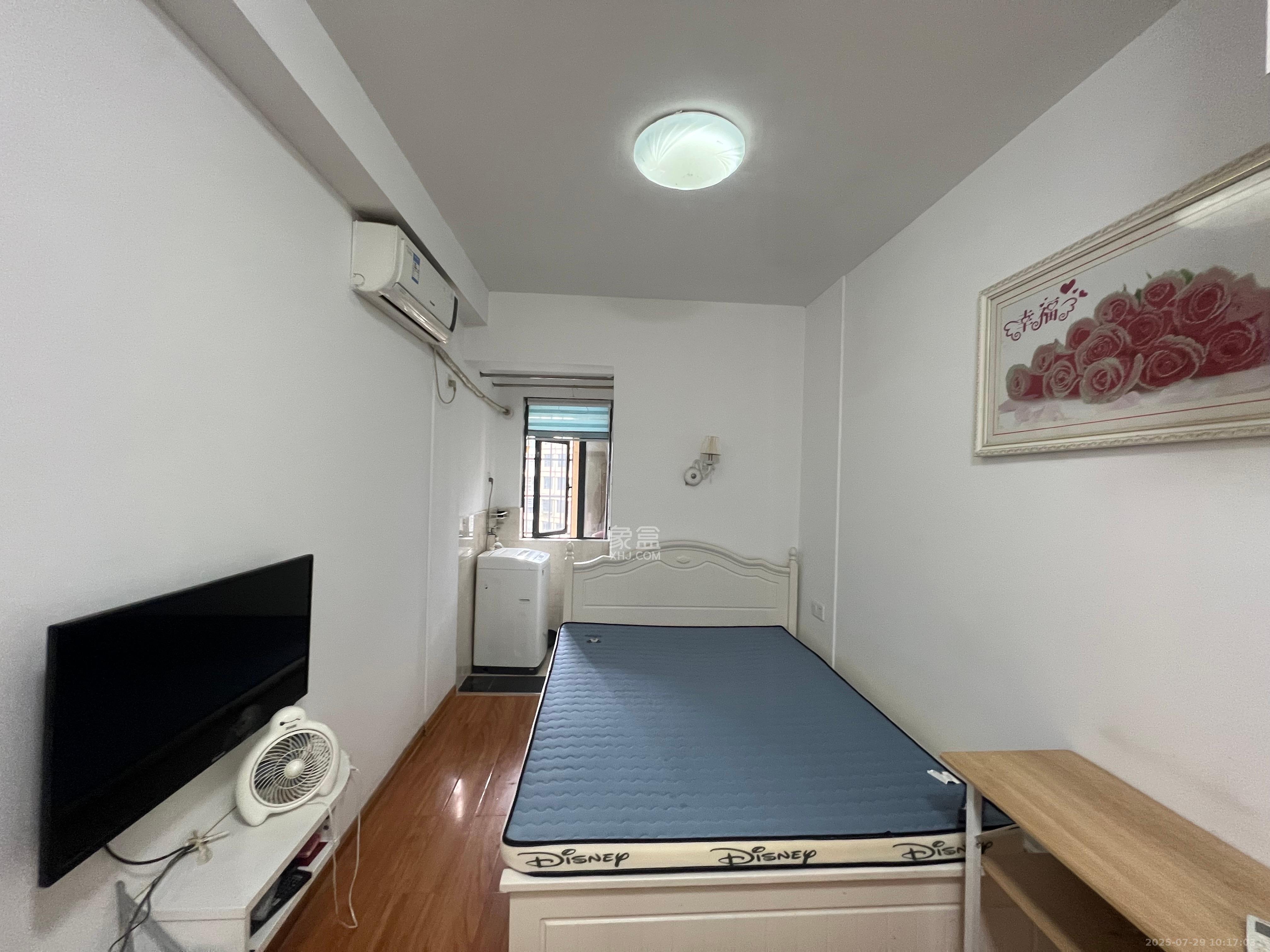 保利麓谷林语I区  1室1厅1卫   1100.00元/月室内图
