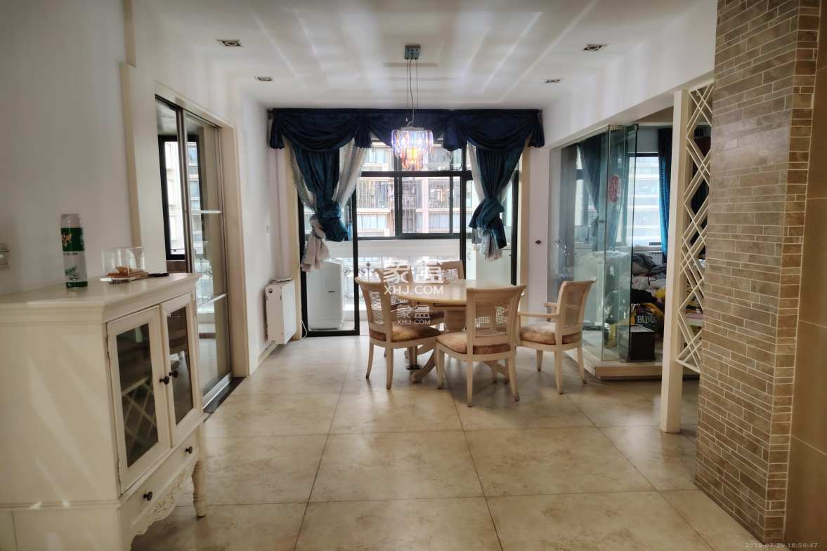 世嘉国际华城  3室2厅2卫    3600.0元/月 世嘉国际华城  3室2厅2卫    3600.0元/月室内图