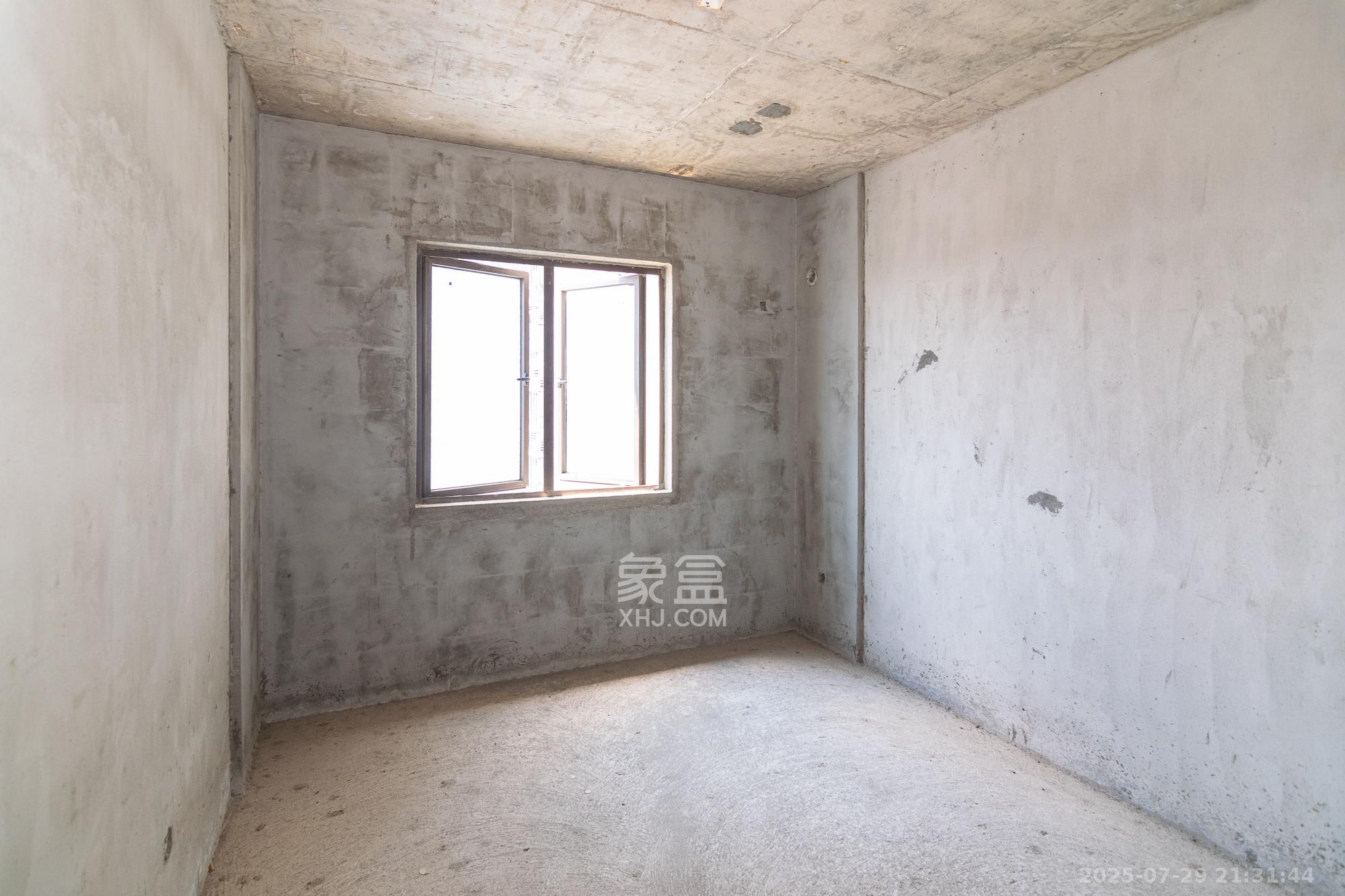 领航公馆  4室2厅2卫    53.0万 领航公馆  4室2厅2卫    53.0万卧室