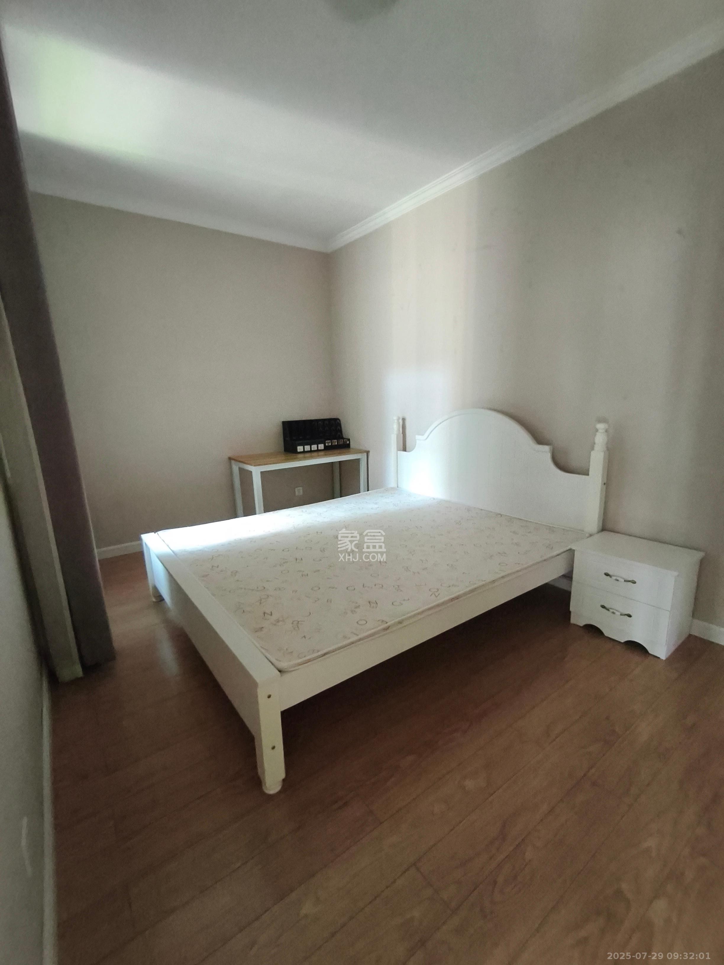 八方小区C区  3室2厅2卫    4200.0元/月 八方小区C区  3室2厅2卫    4200.0元/月室内图