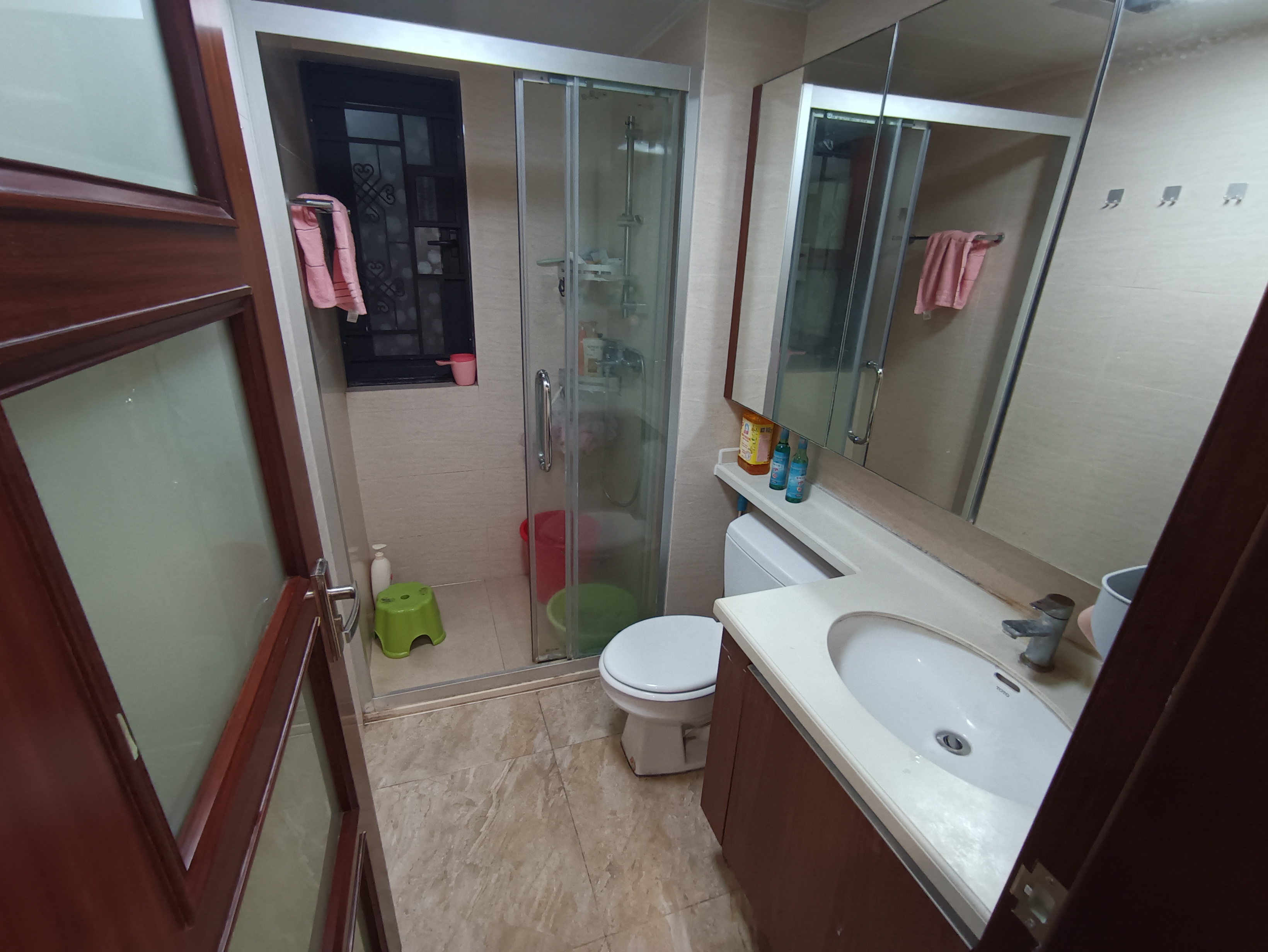 中海锦城 3室2厅2卫 165.0万 中海锦城 3室2厅2卫 165.0万客厅