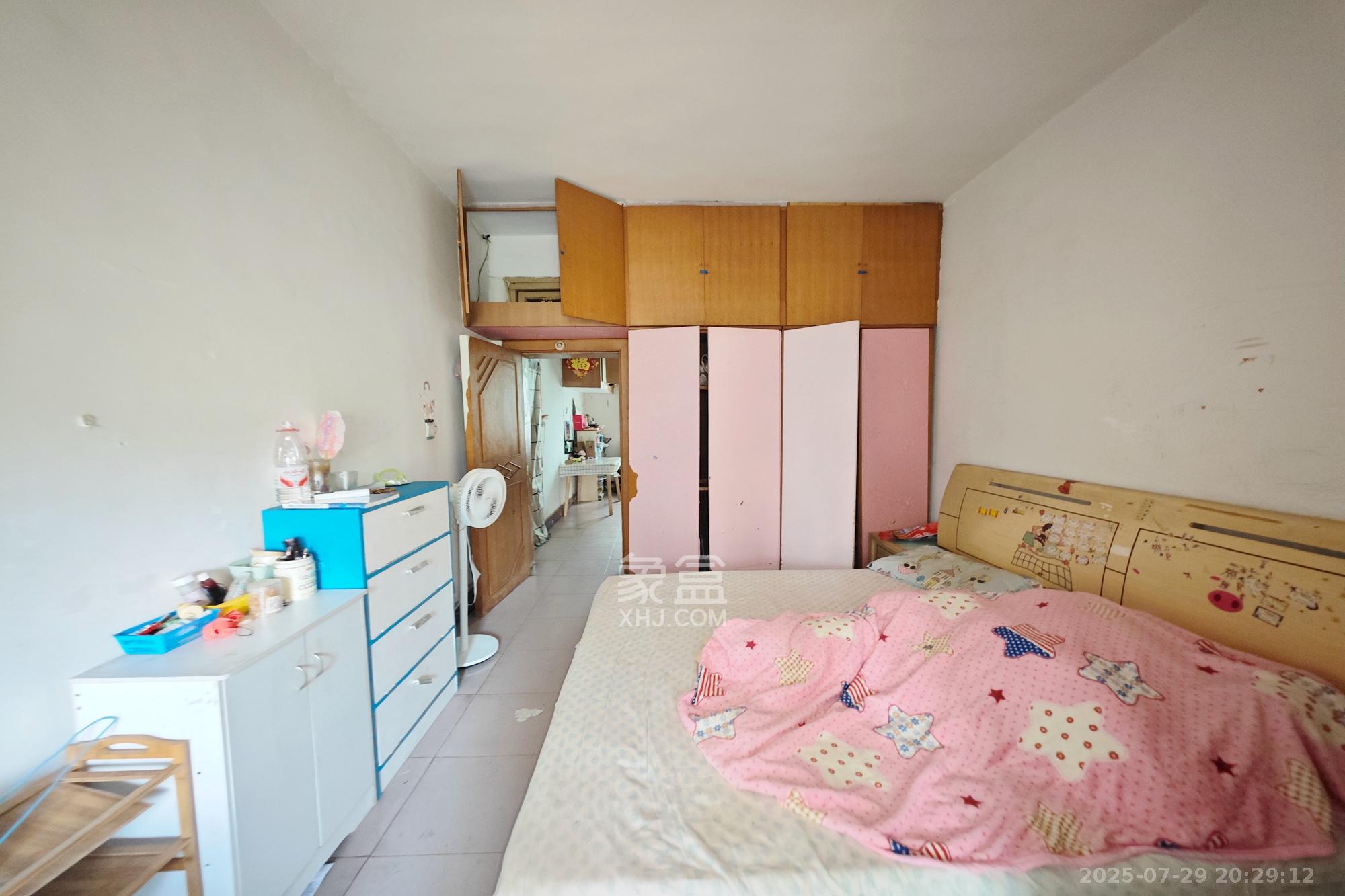 印染厂宿舍 1室1厅1卫 31.0万 印染厂宿舍 1室1厅1卫 31.0万卧室