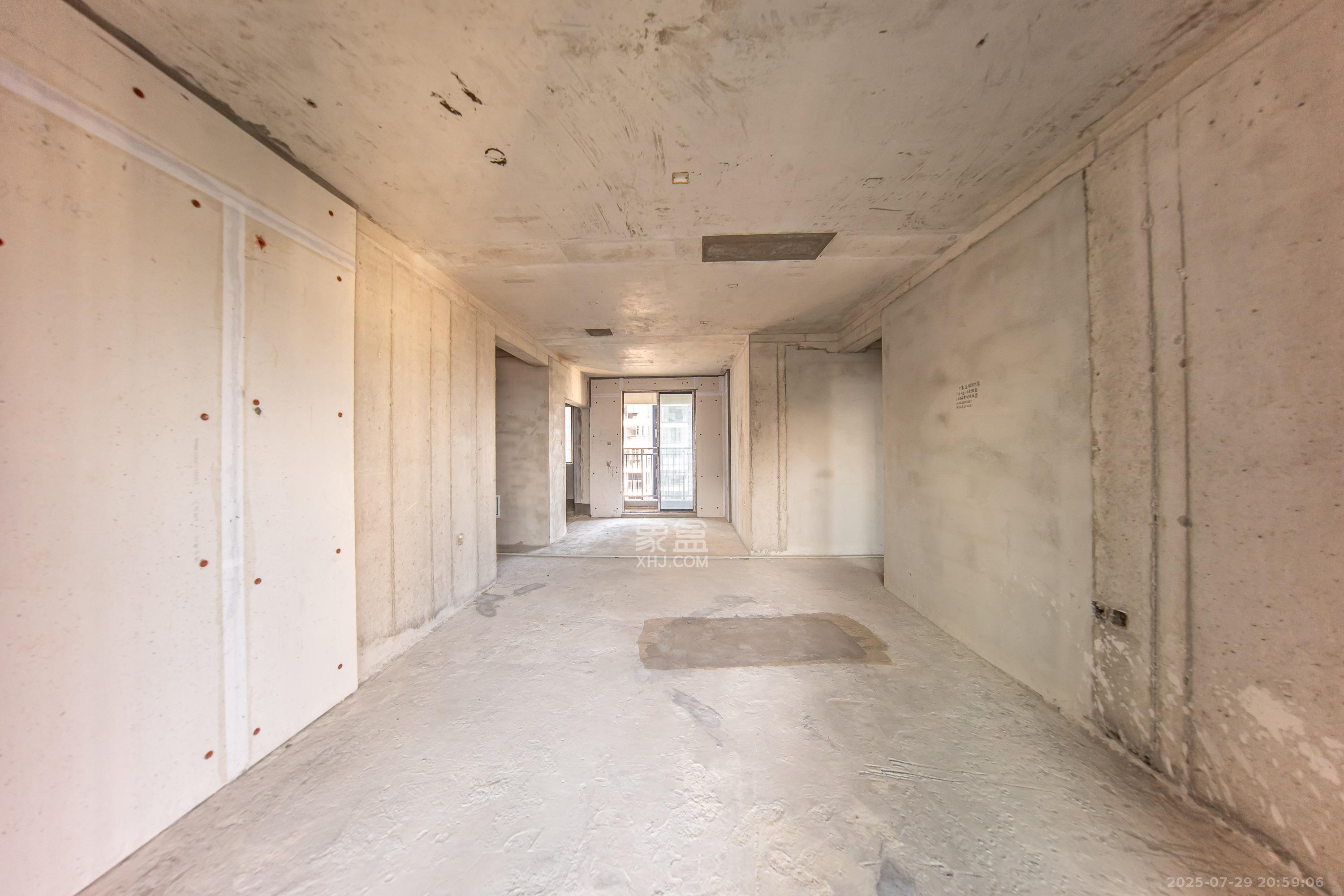 汉唐翰林府 4室2厅2卫 98.0万 汉唐翰林府 4室2厅2卫 98.0万客厅