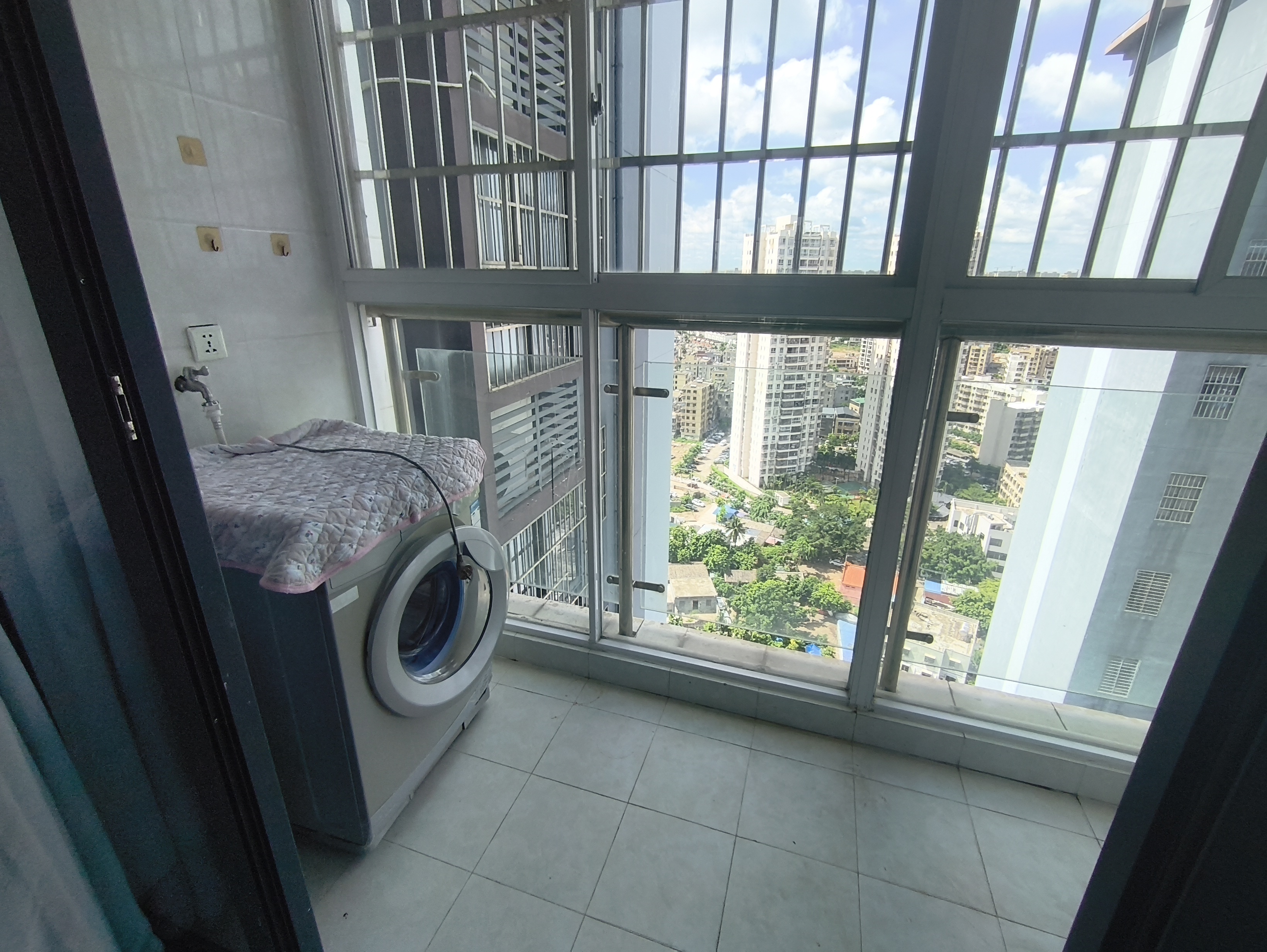 滨江熙岸小区 3室2厅2卫 2700.0元/月 滨江熙岸小区 3室2厅2卫 2700.0元/月室内图