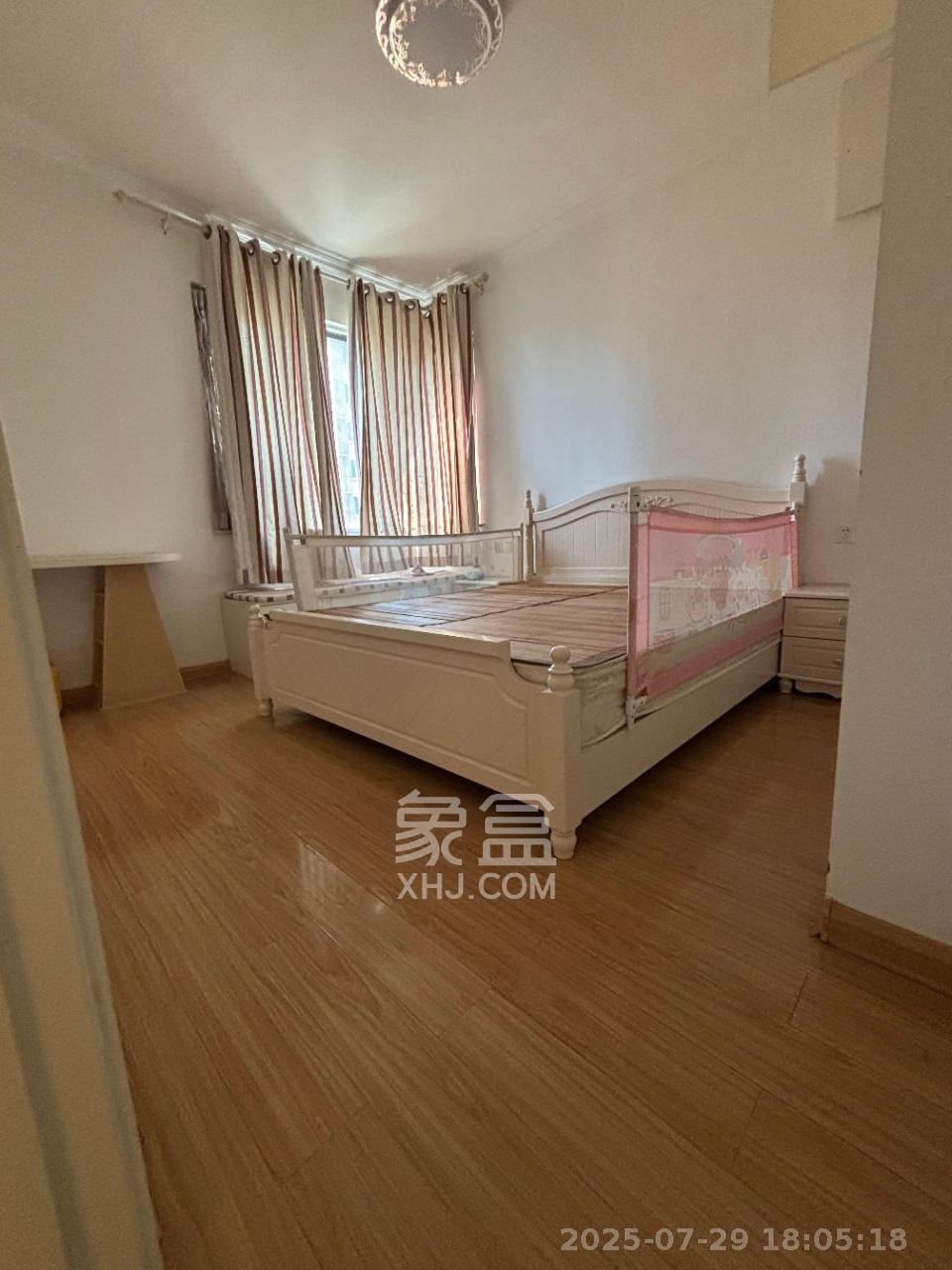 江河东澜湾  3室2厅1卫    2700.0元/月室内图